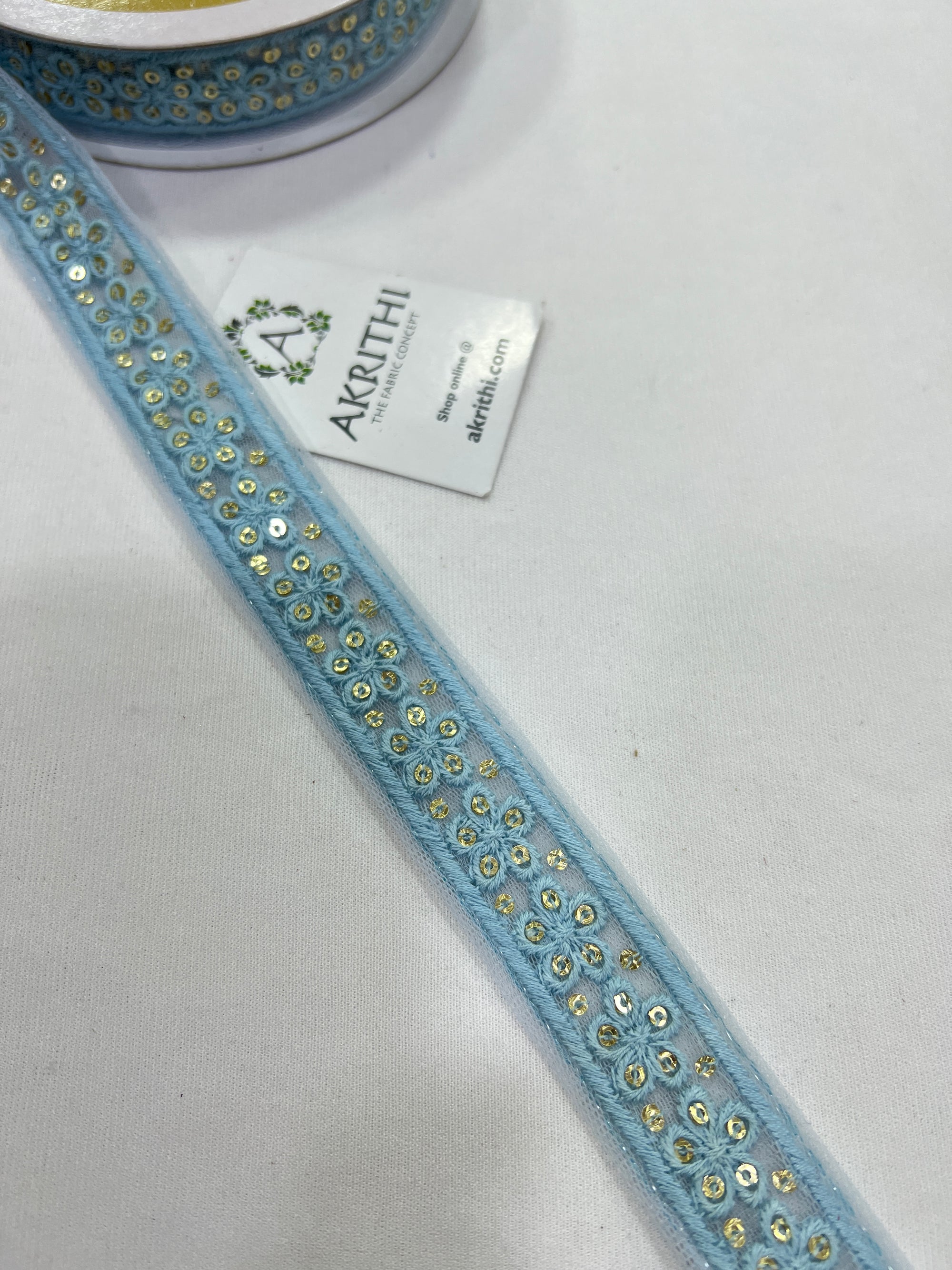 Embroidered lace 9 metres roll
