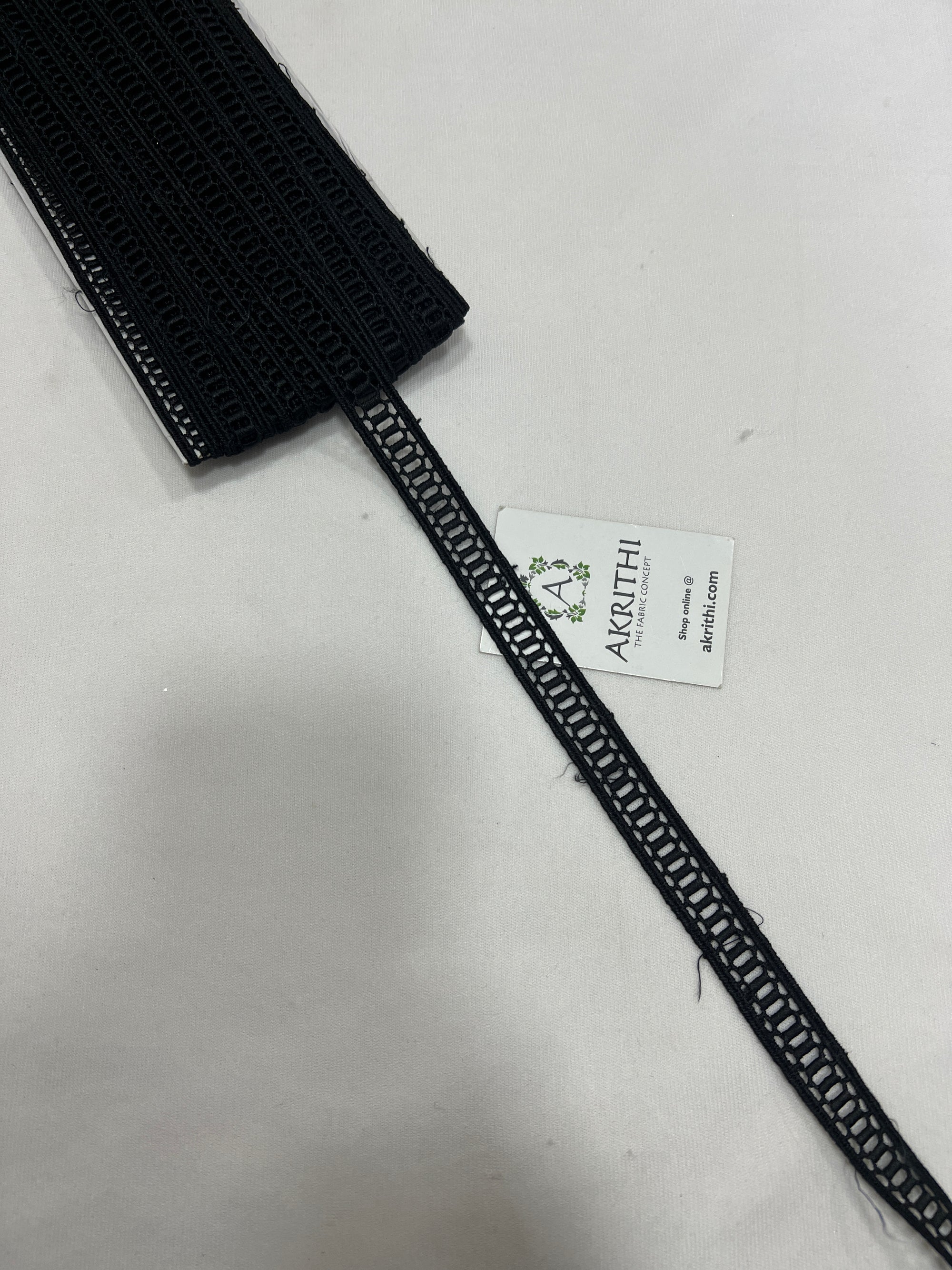 Lace per metre
