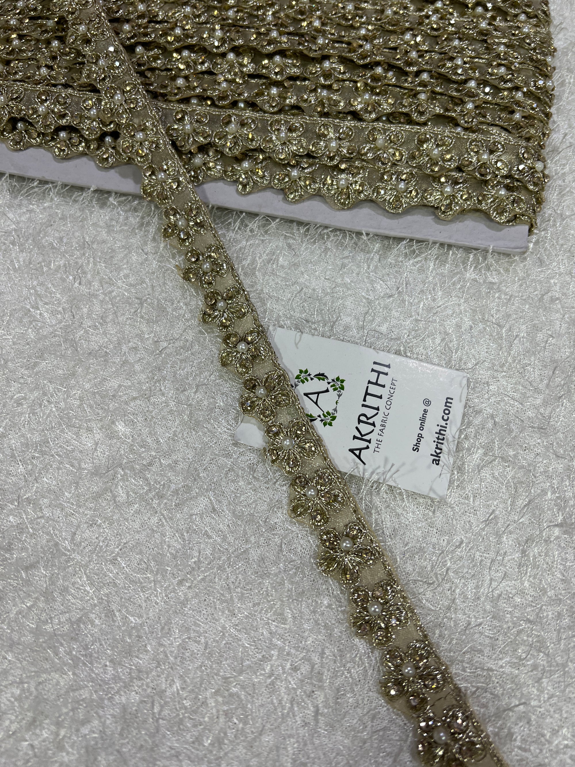 Embroidered lace 9 metres roll