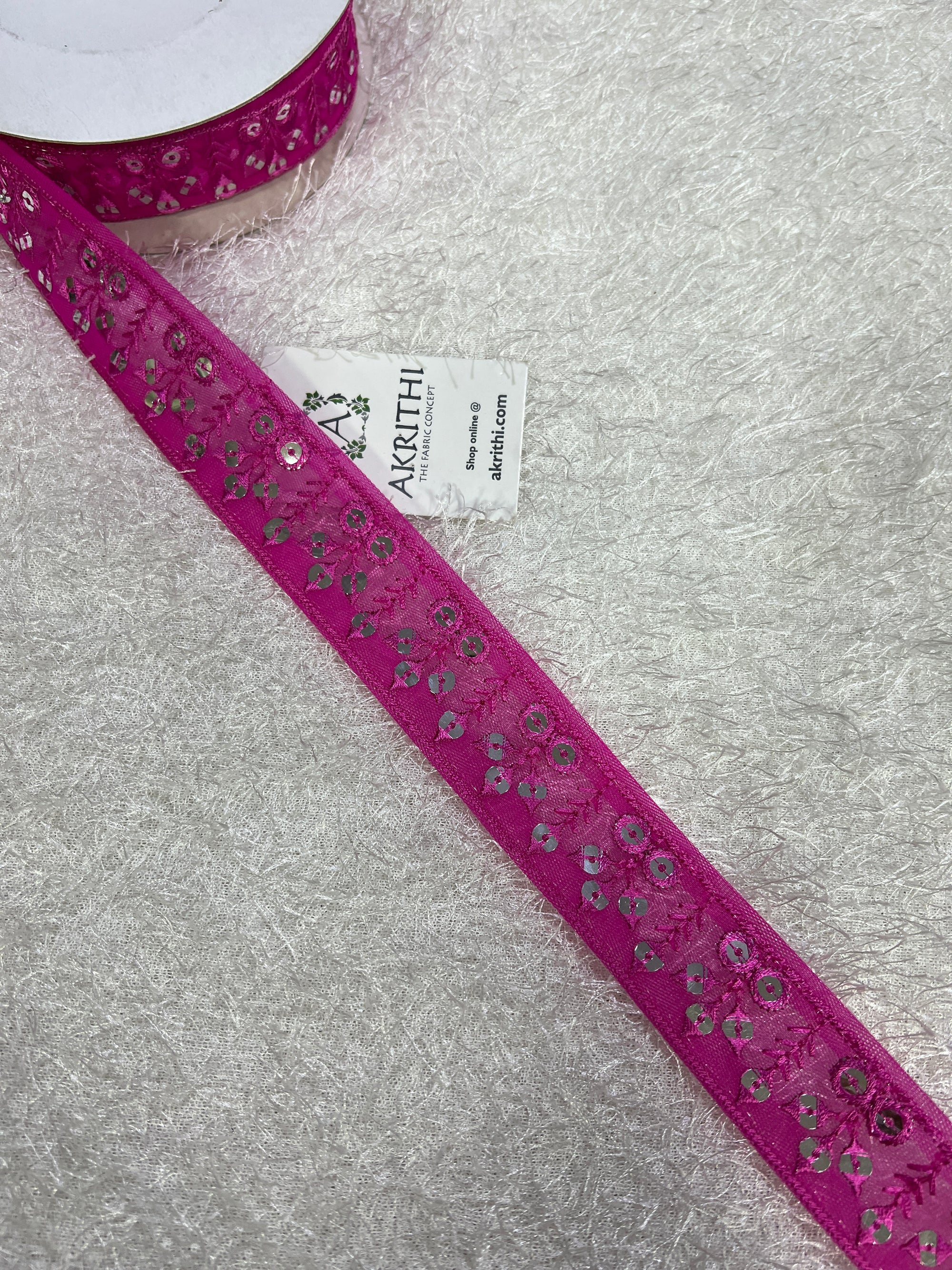 Embroidered lace 9 metres roll