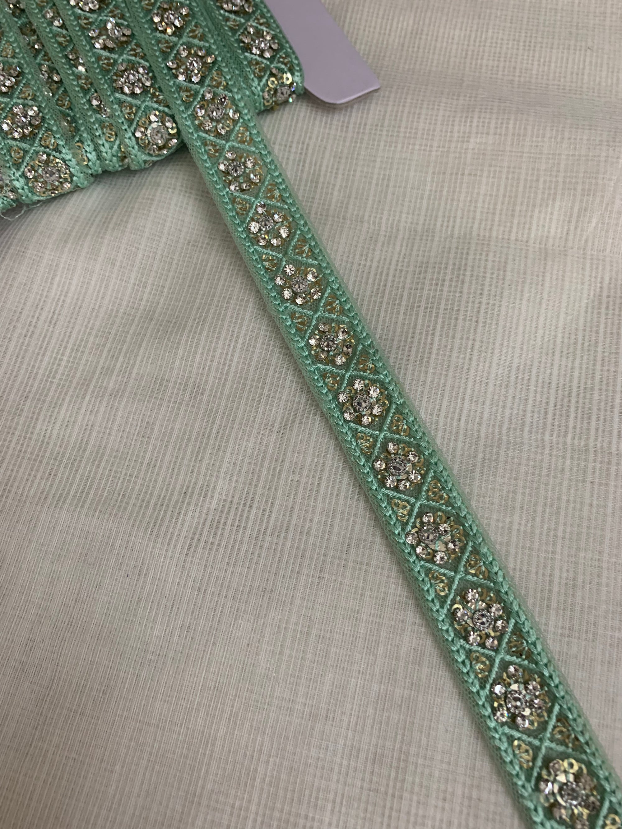 Embroidered lace 9 metres roll