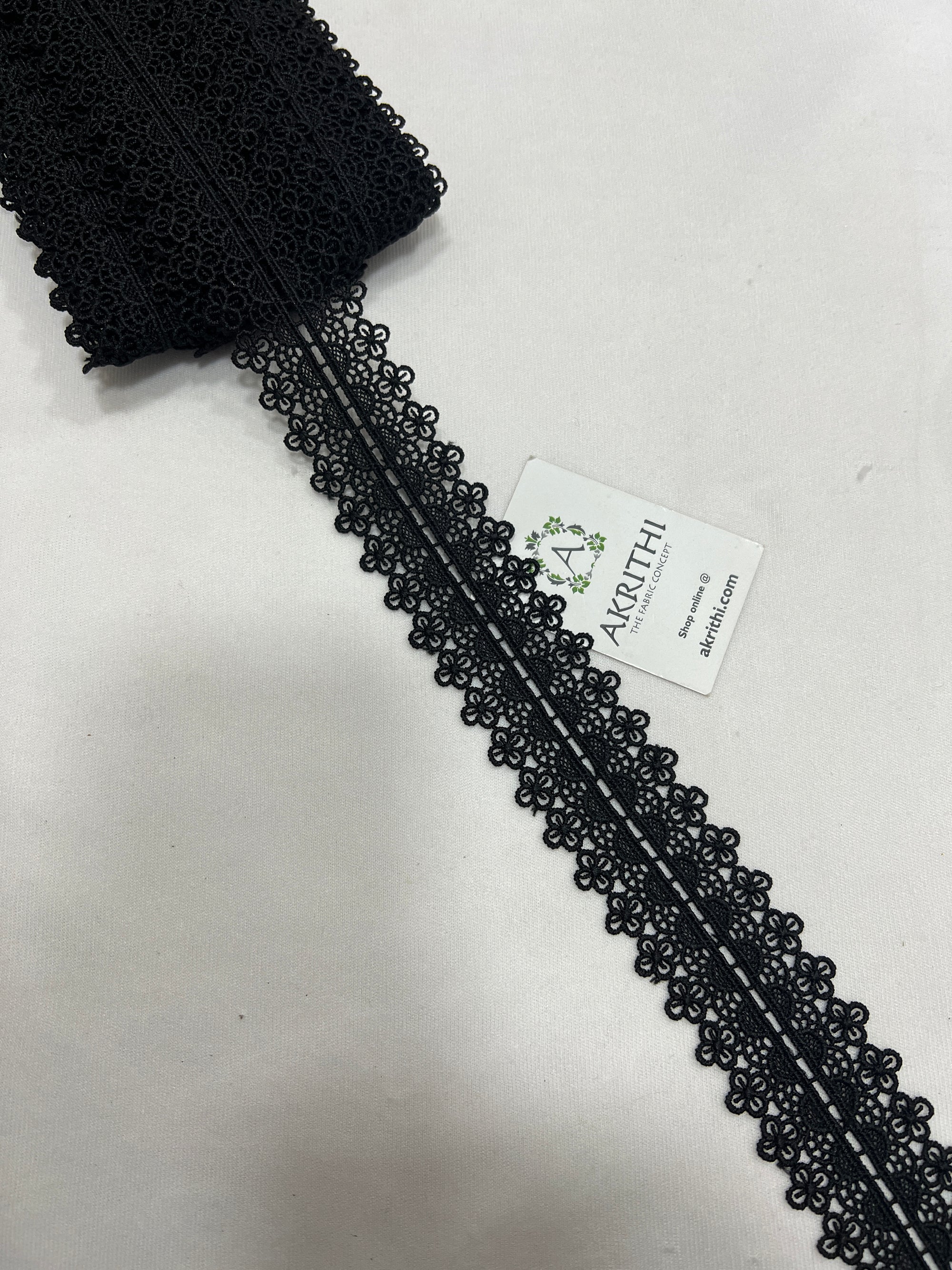 Lace per metre