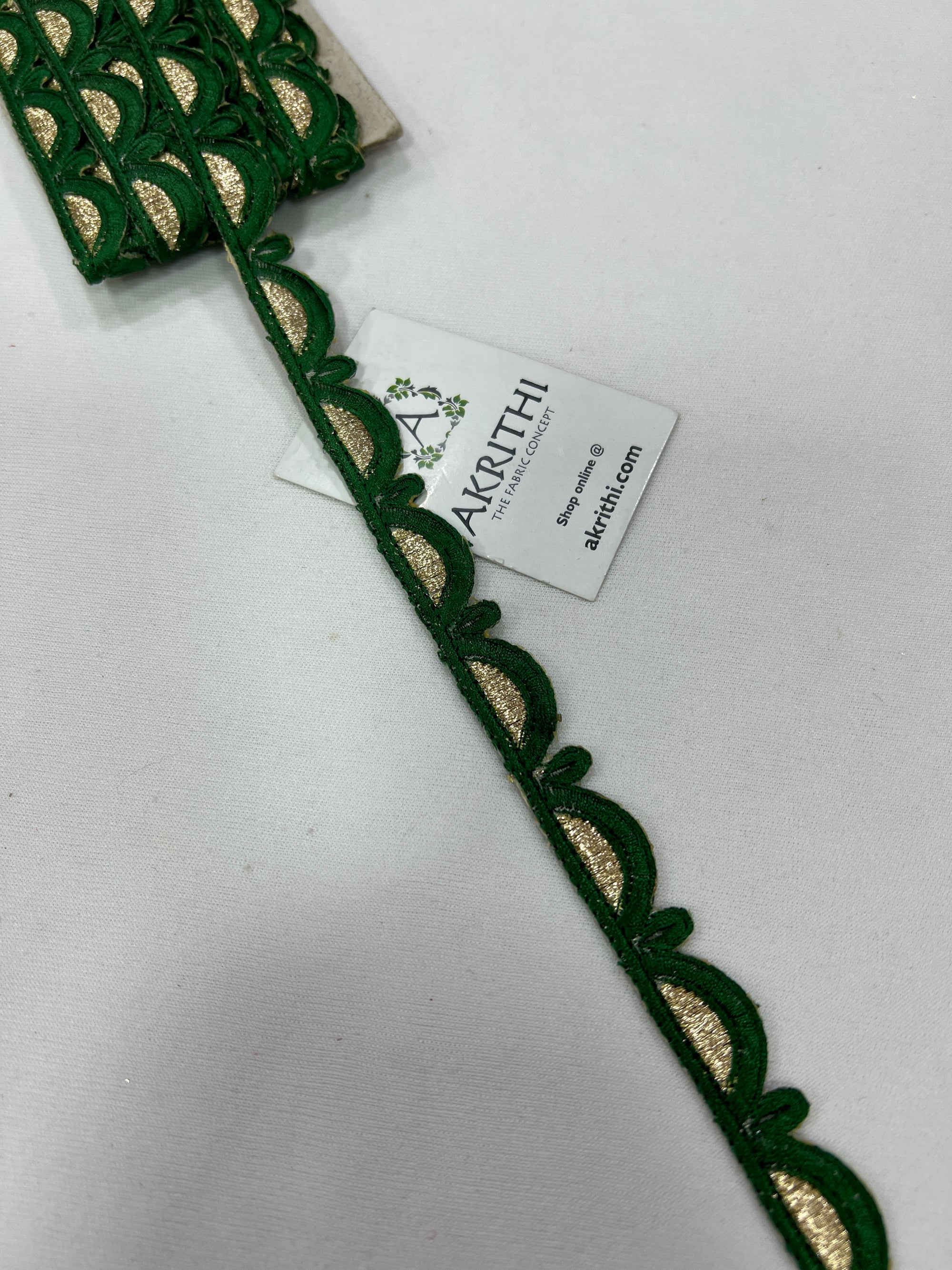 Embroidered lace 9 metres roll