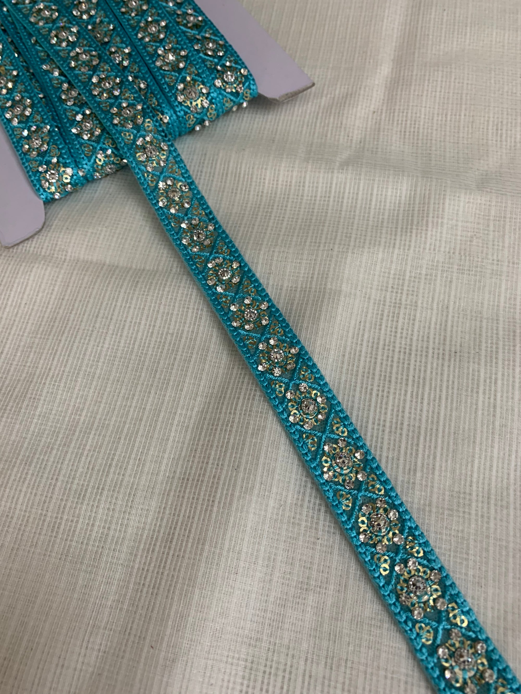 Embroidered lace 9 metres roll