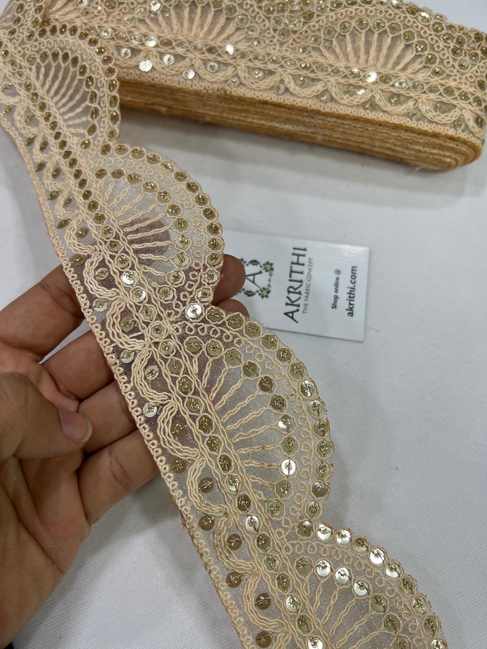 Embroidered lace 9 metres roll