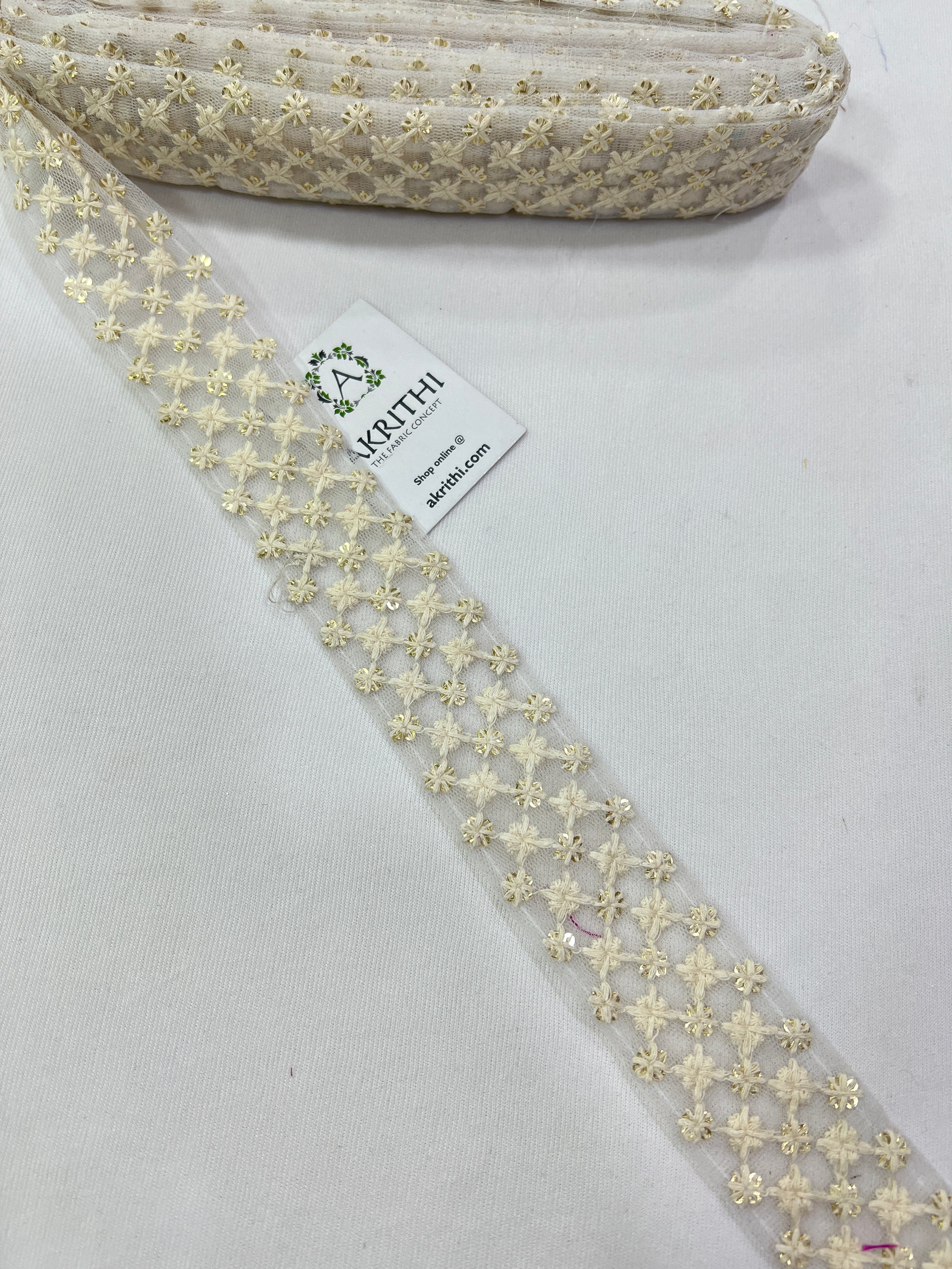 Embroidered lace 9 metres roll