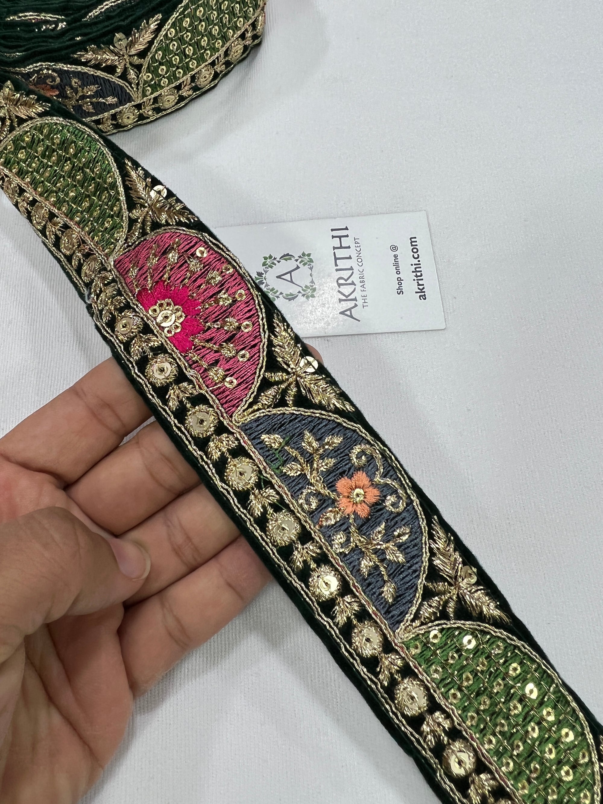 Embroidered lace 9 metres roll