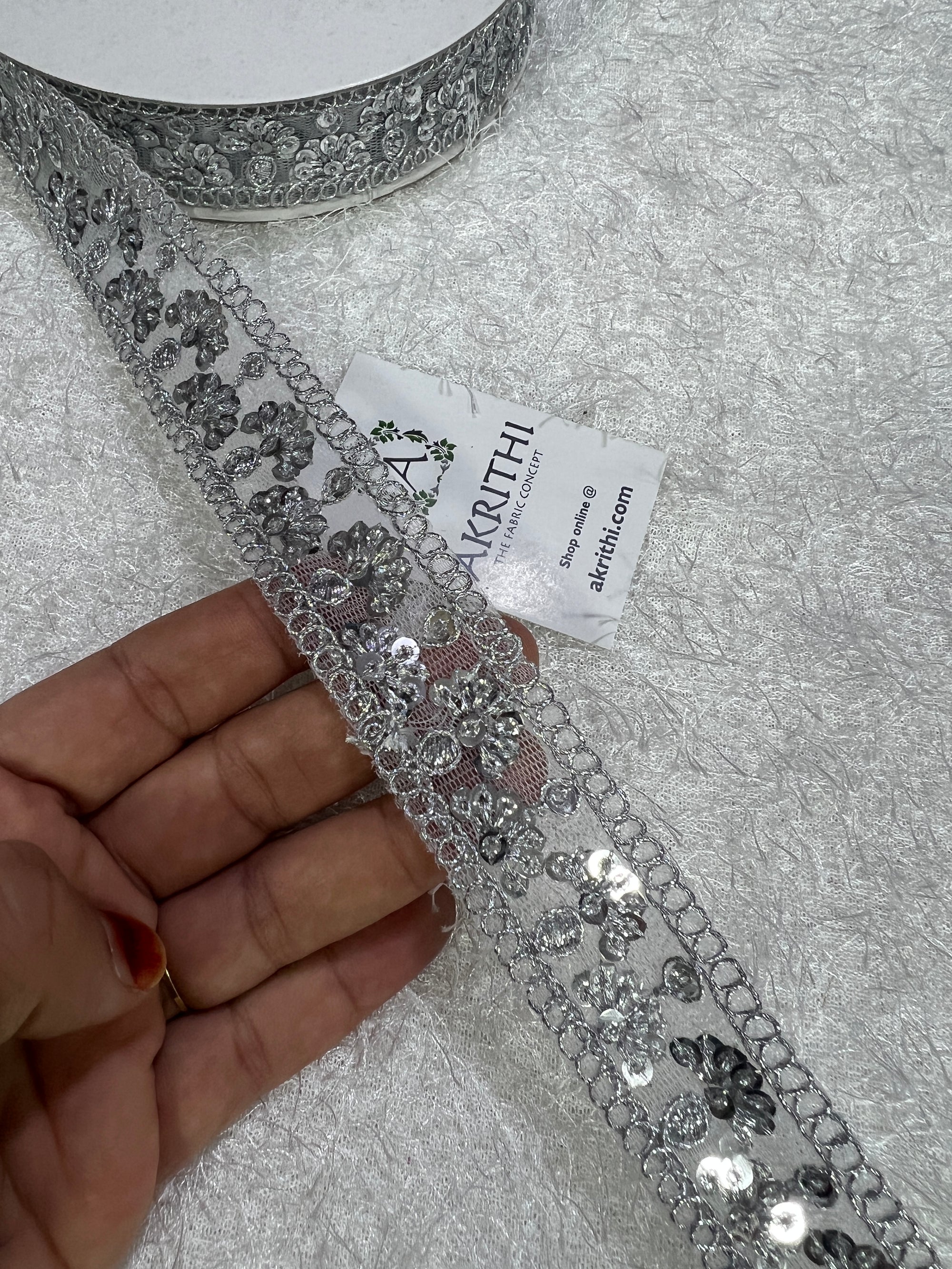 Embroidered lace 9 metres roll