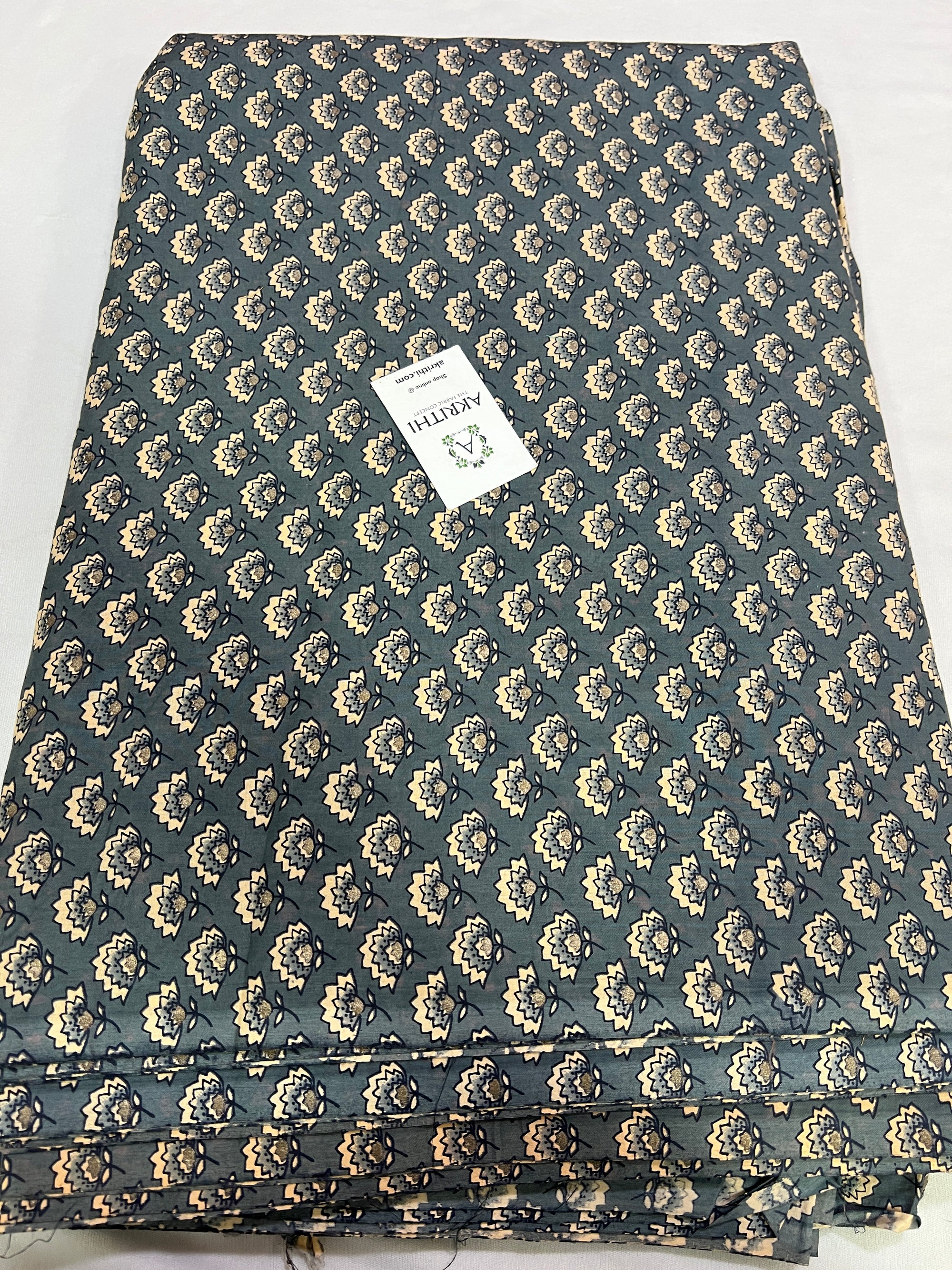 Printed pure cotton fabric