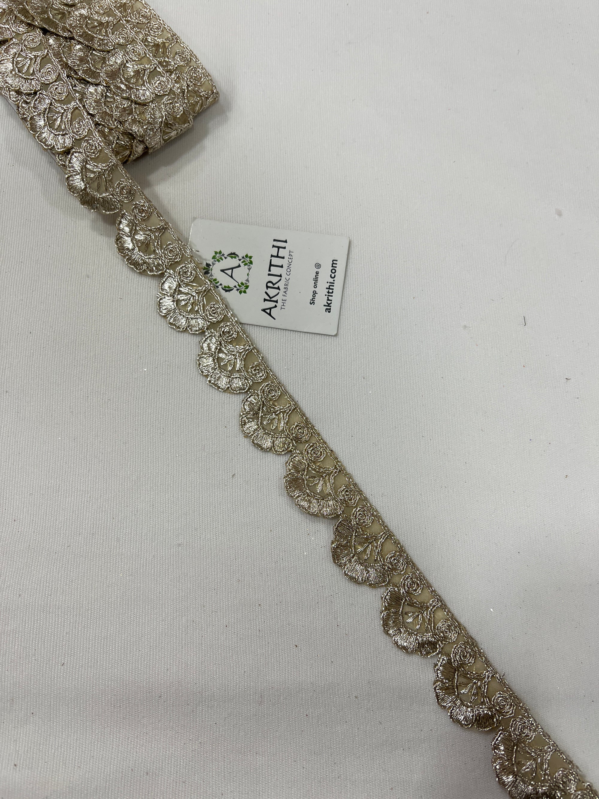 Embroidered lace 9 metres roll