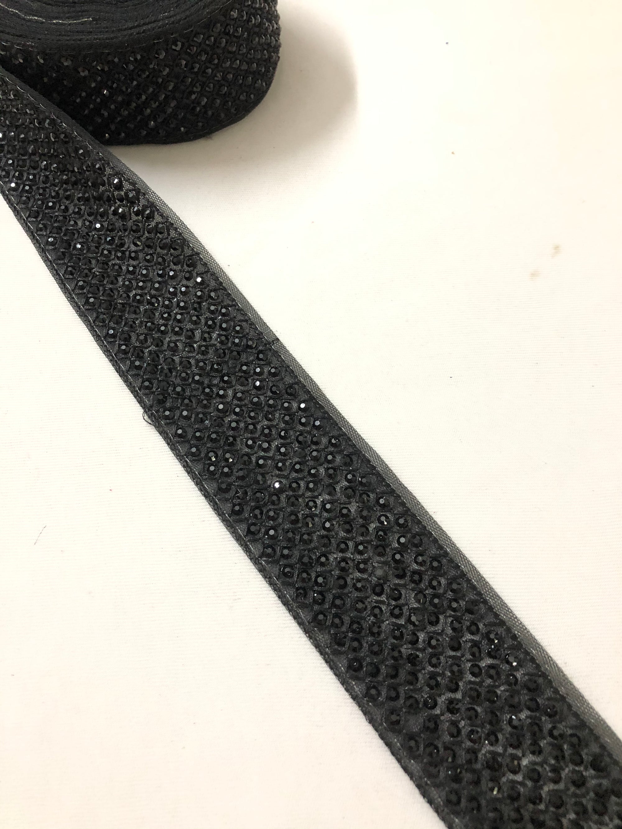 Embroidered lace 9 metres roll