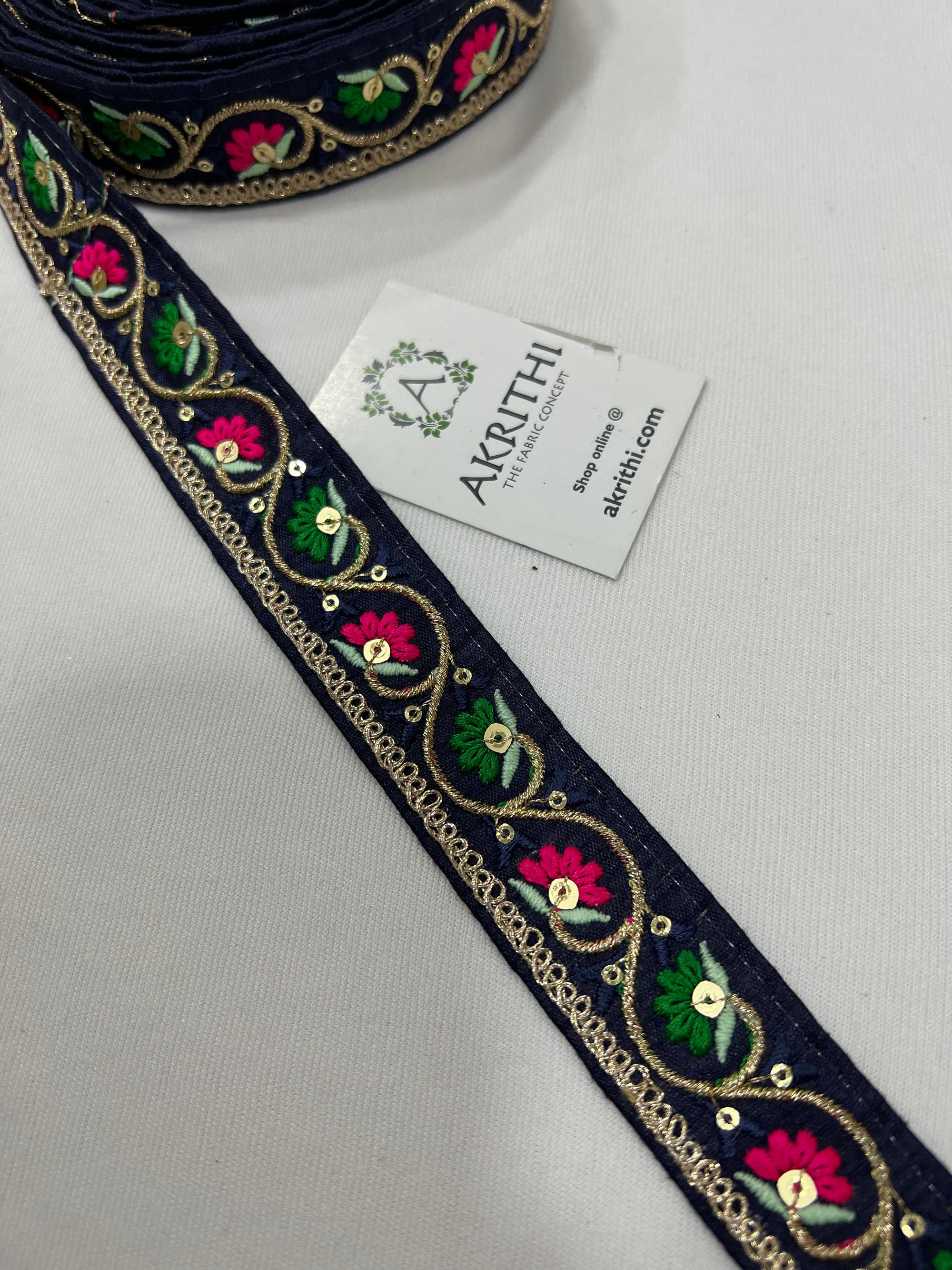 Embroidered lace 9 metres roll