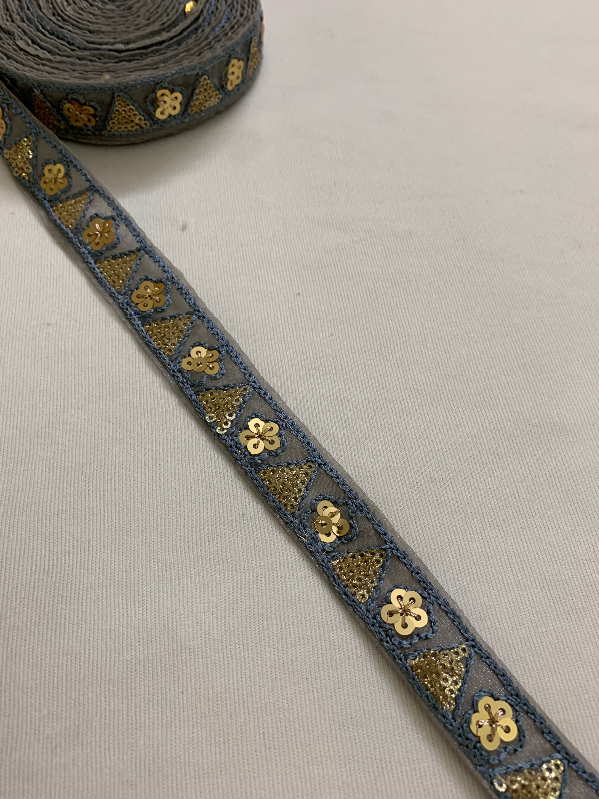 Embroidered lace 9 metres roll