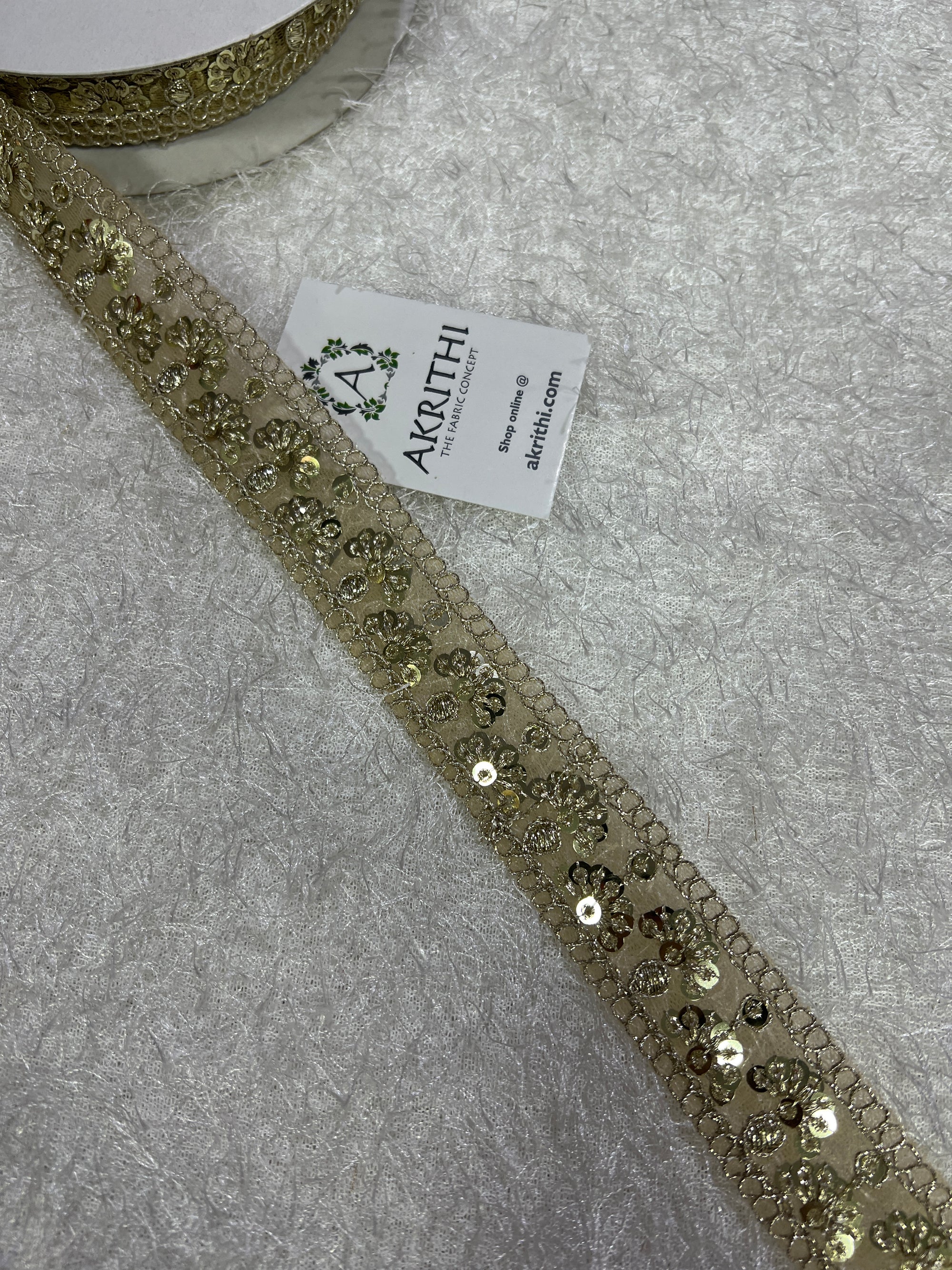 Embroidered lace 9 metres roll
