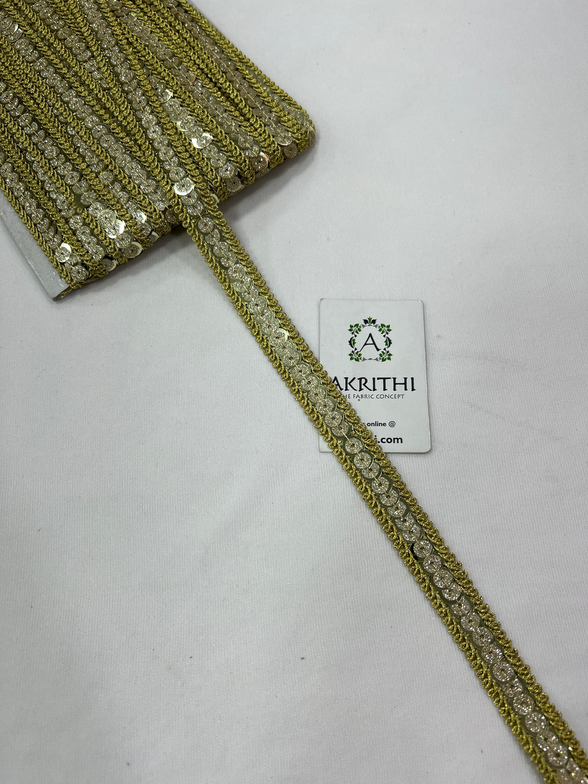 Embroidered lace 9 metres roll