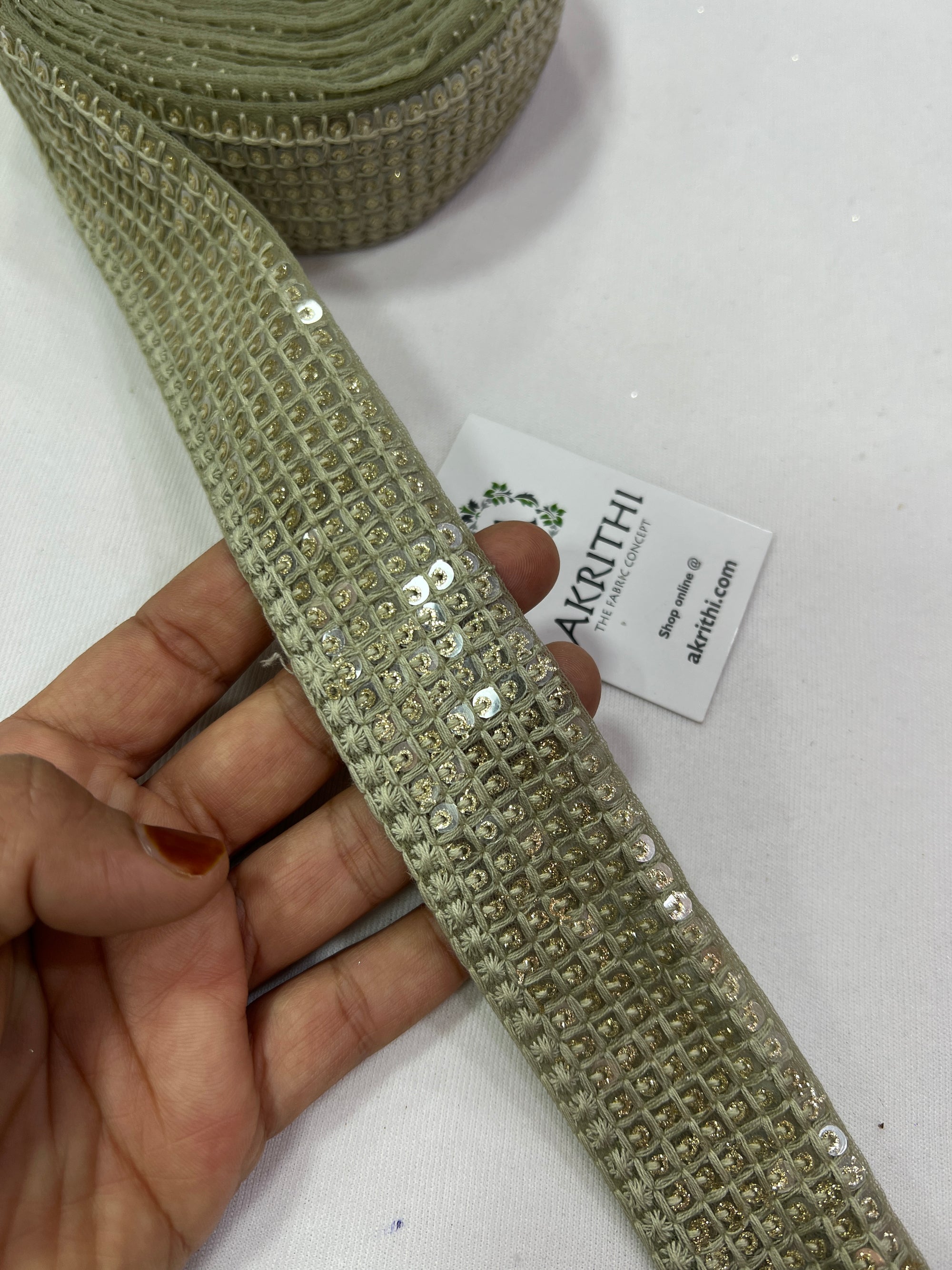 Embroidered lace 9 metres roll