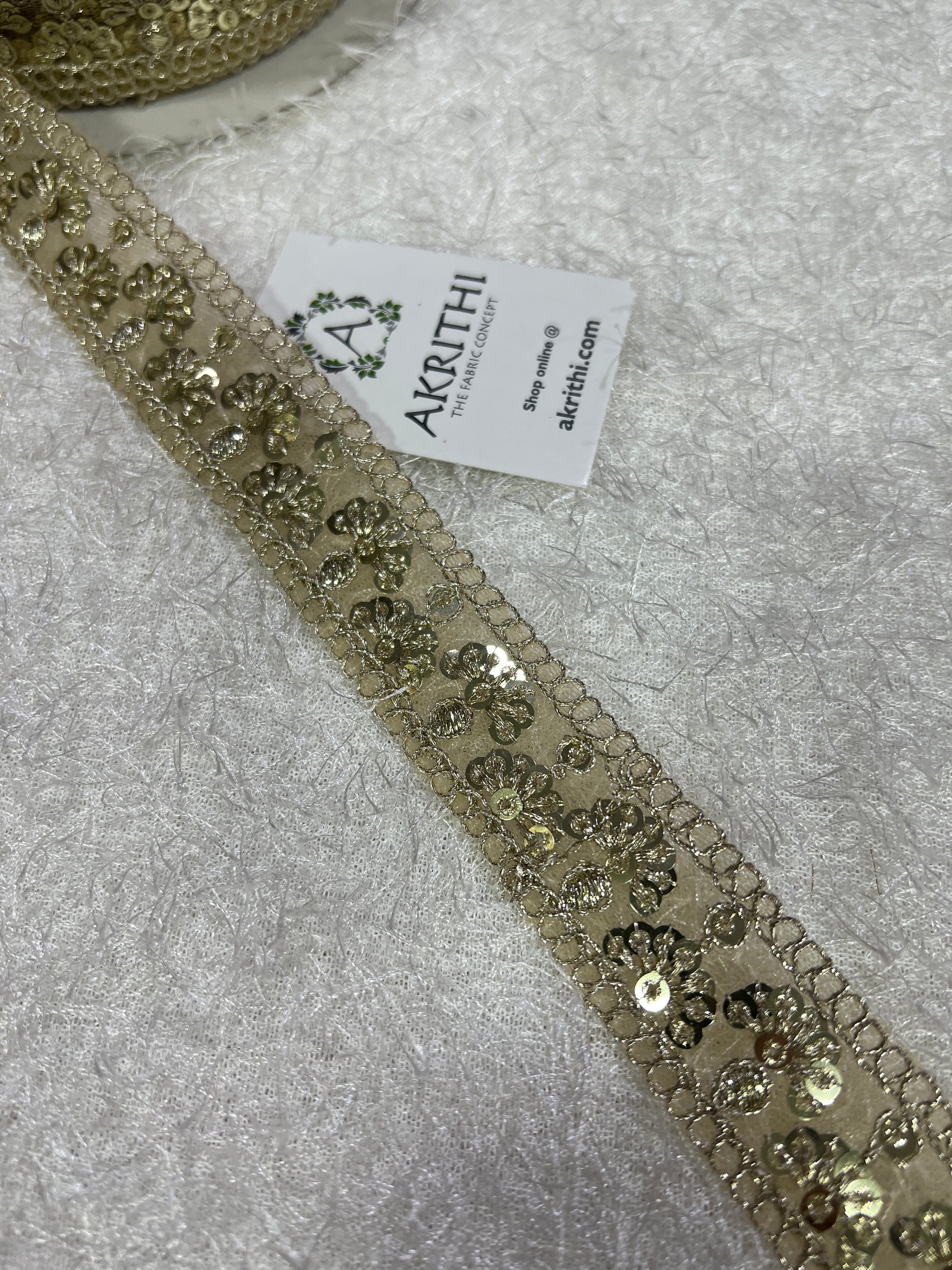 Embroidered lace 9 metres roll