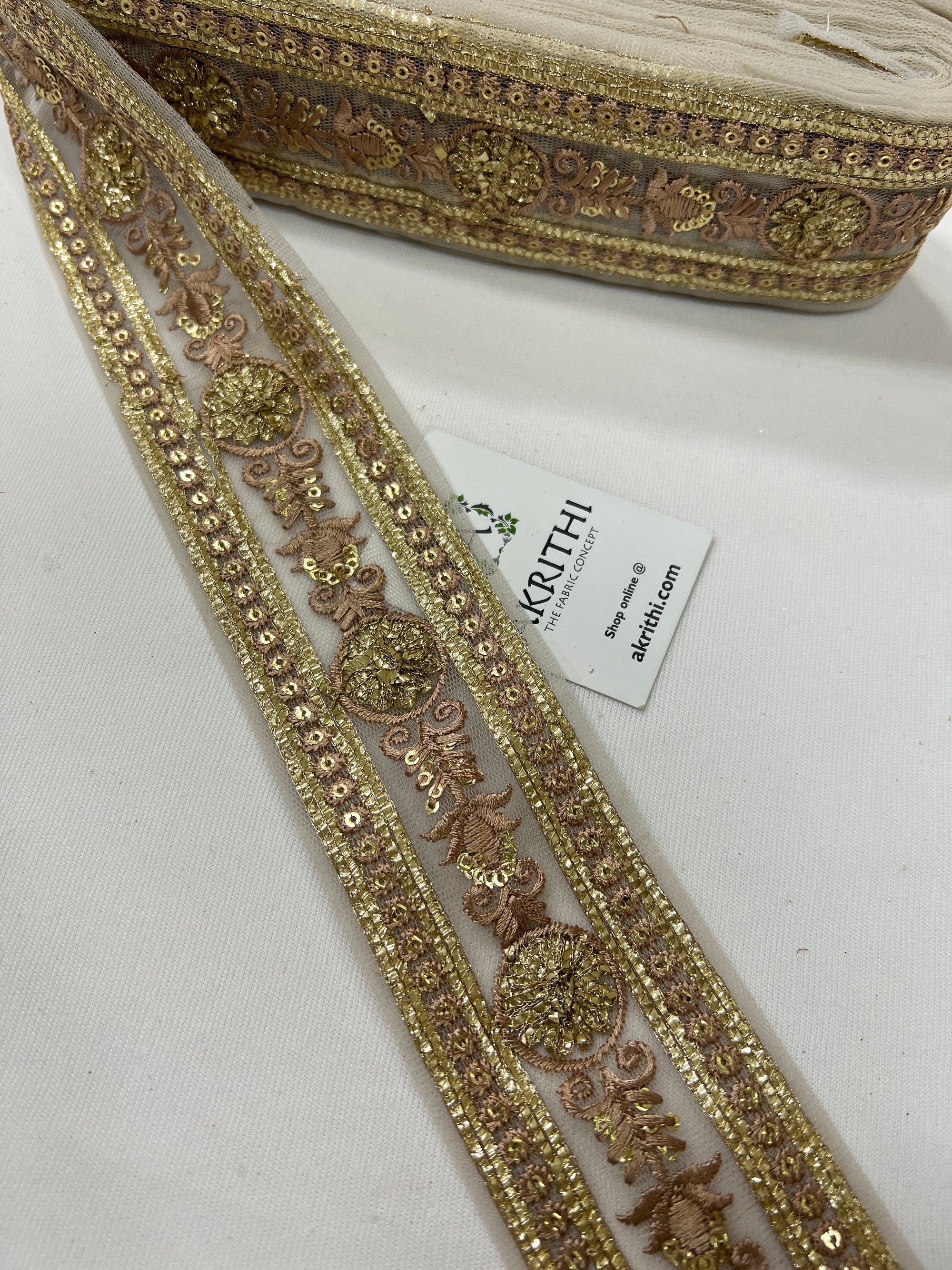 Embroidered lace 9 metres roll
