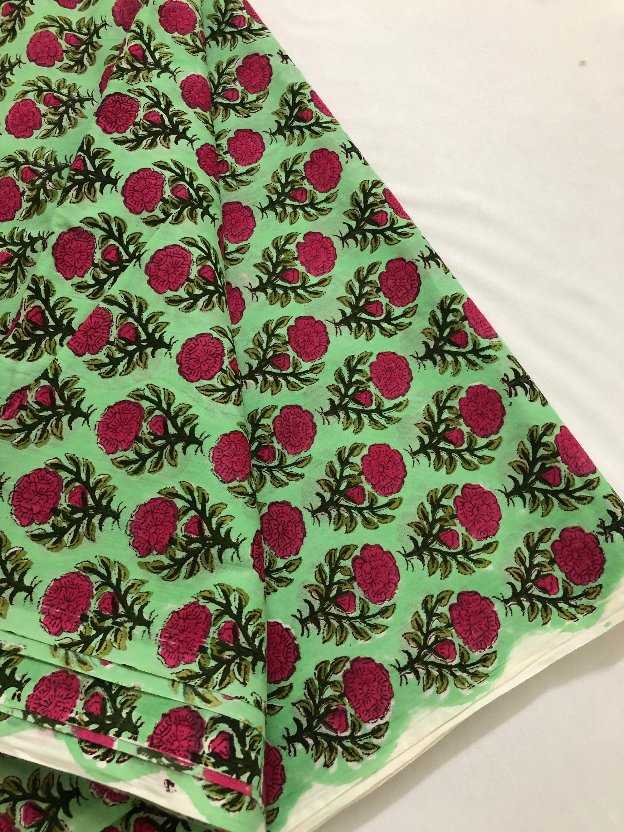 Printed mul cotton fabric