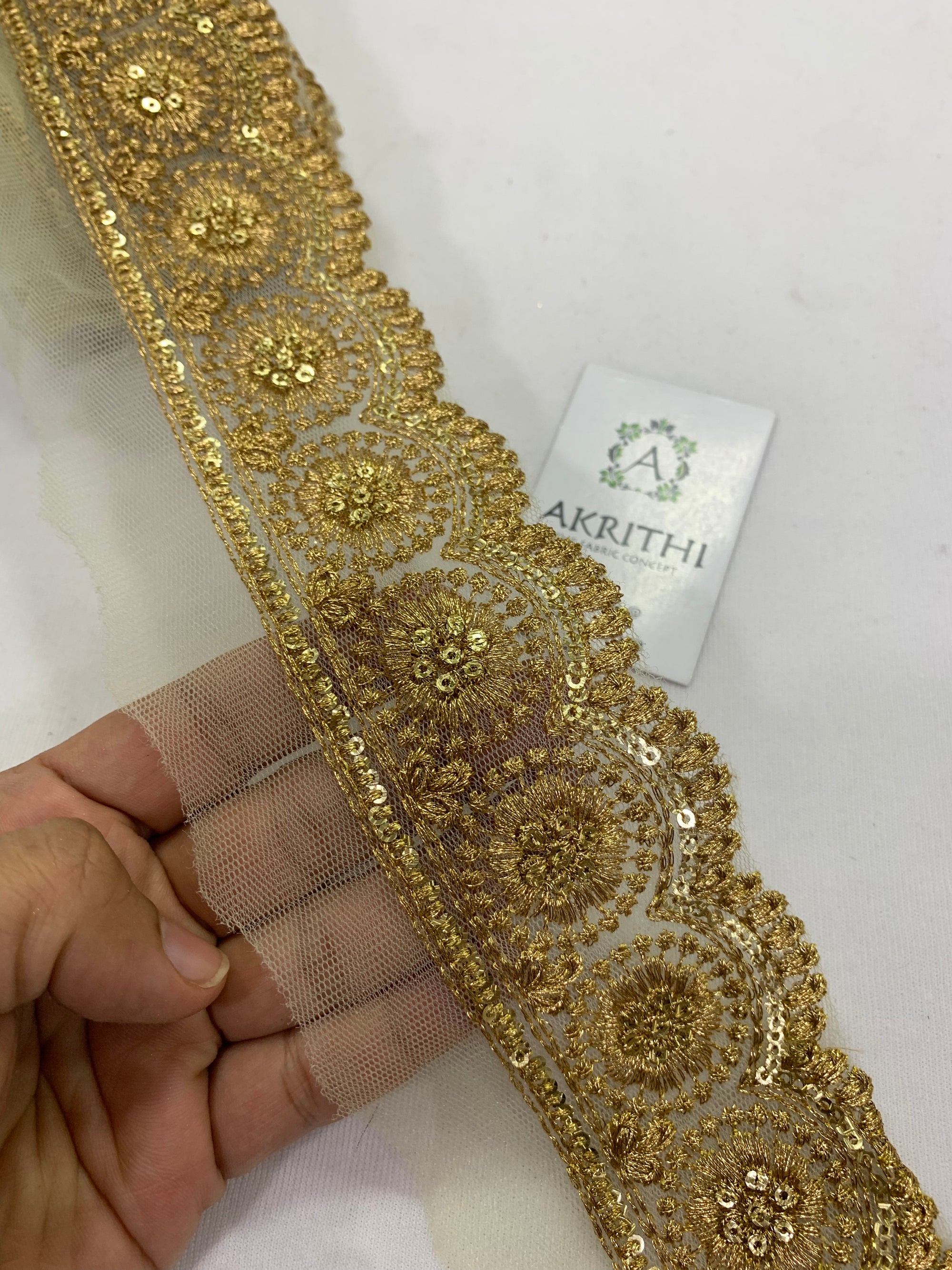 Embroidered lace 9 metres roll