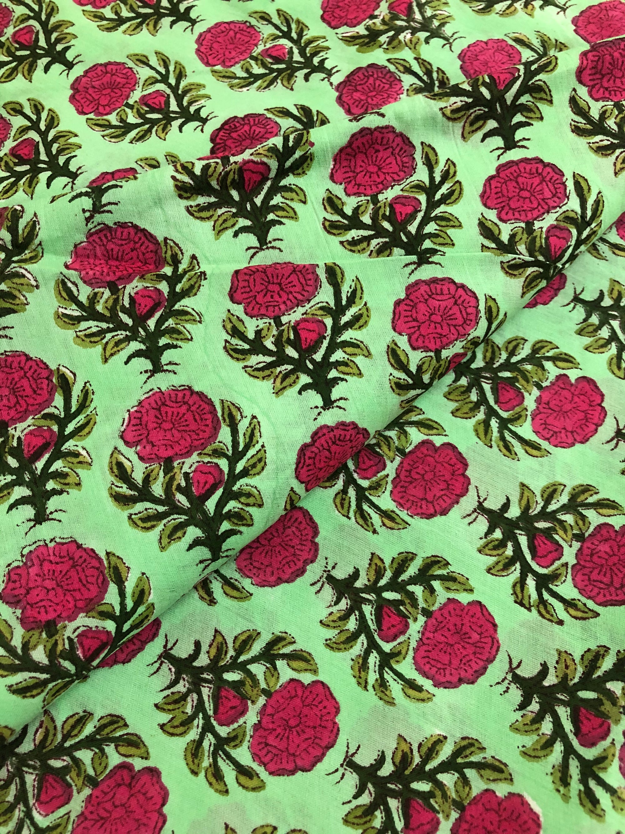 Printed mul cotton fabric