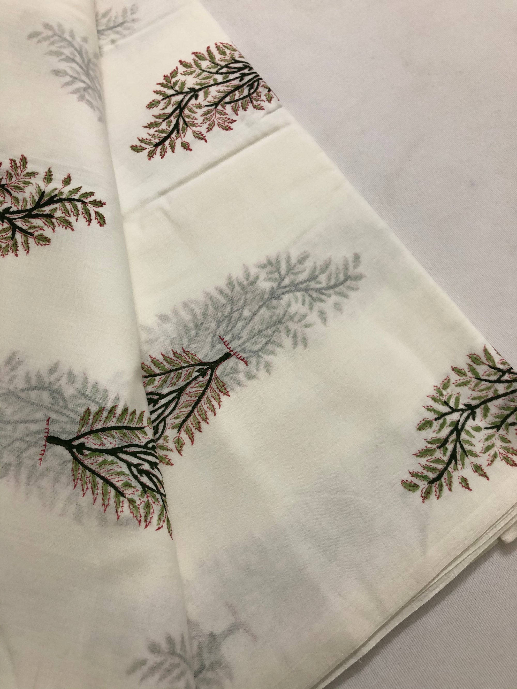 Printed mul cotton fabric