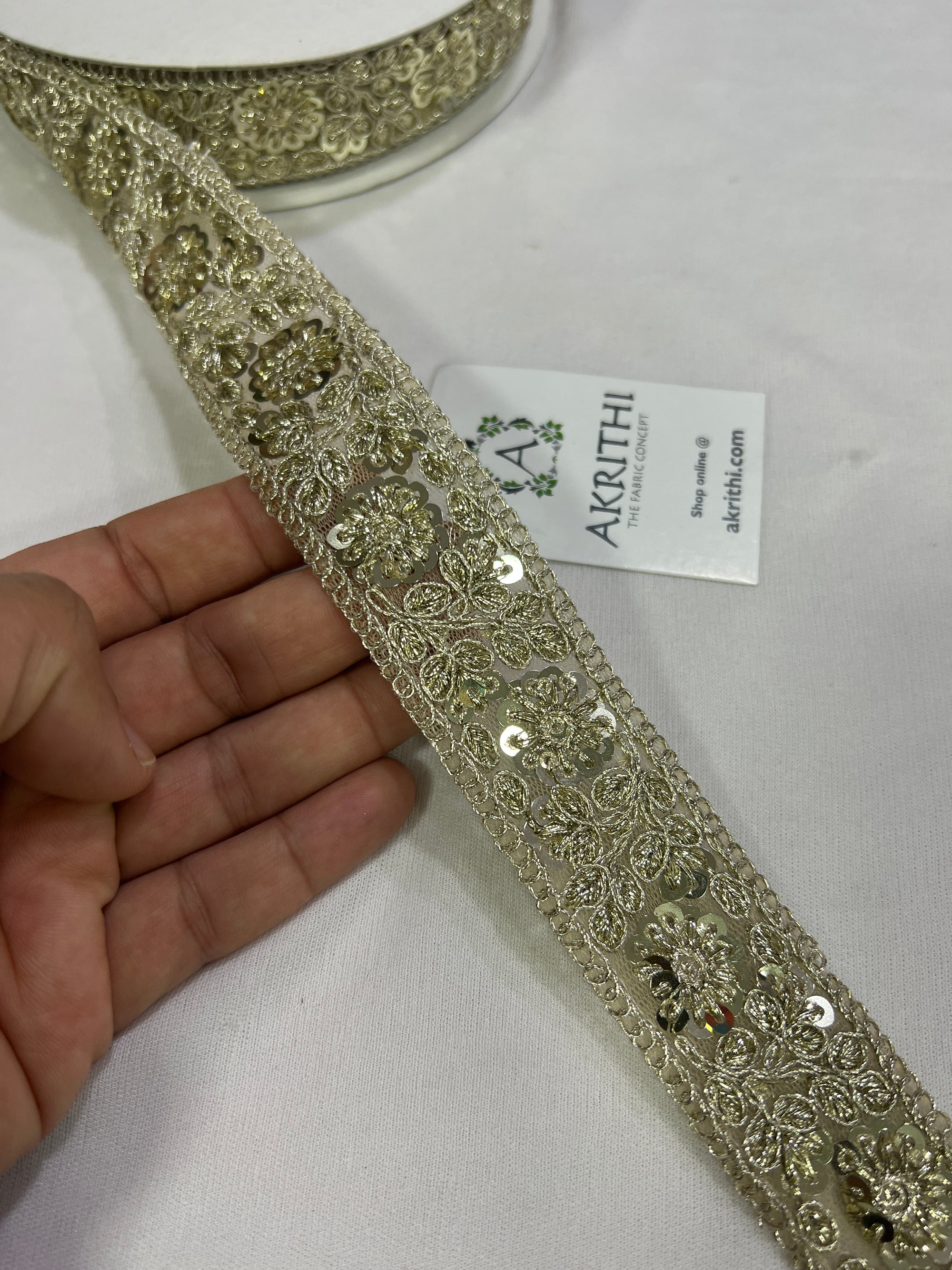 Embroidered lace 9 metres roll