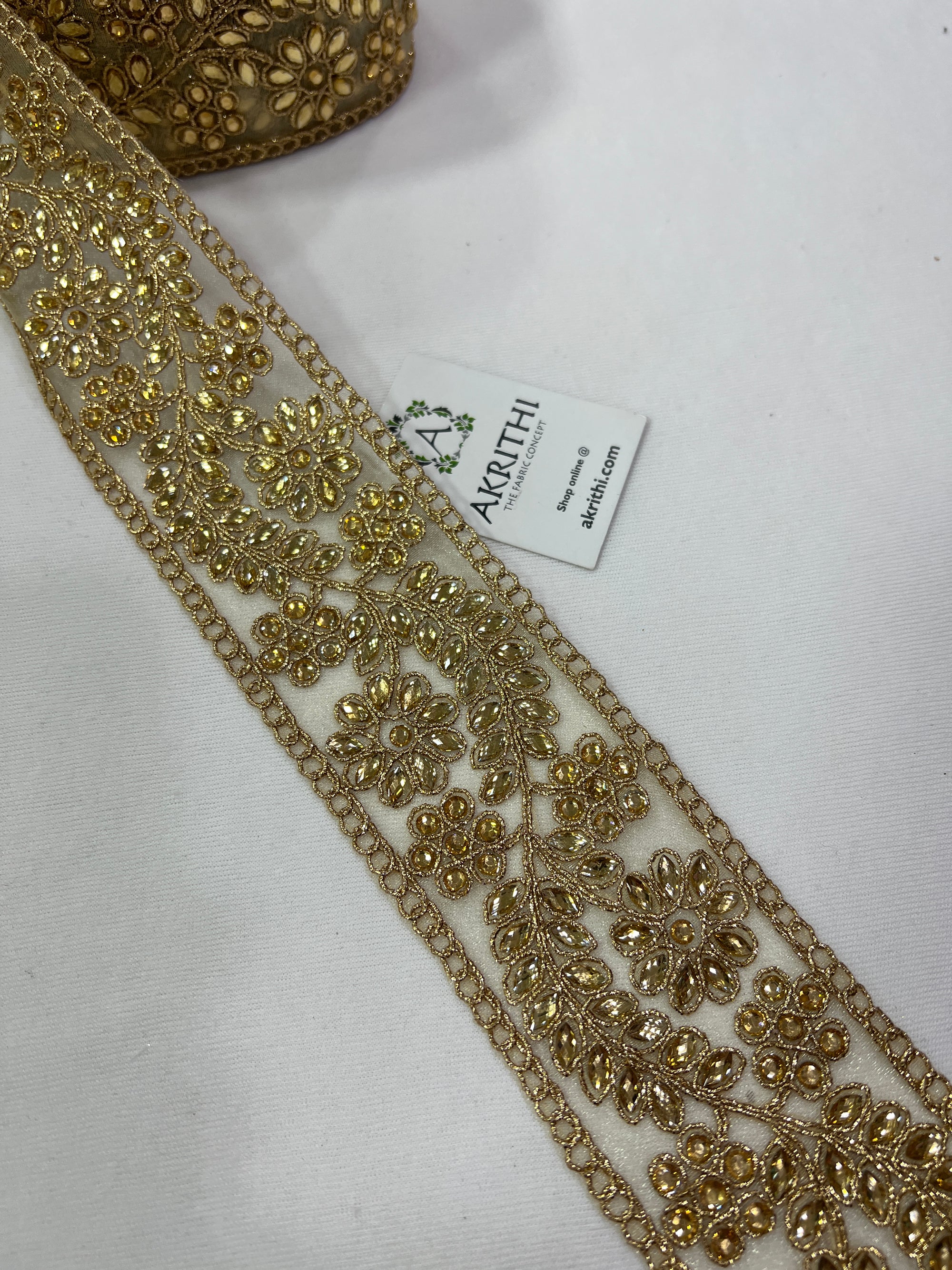 Embroidered lace 9 metres roll
