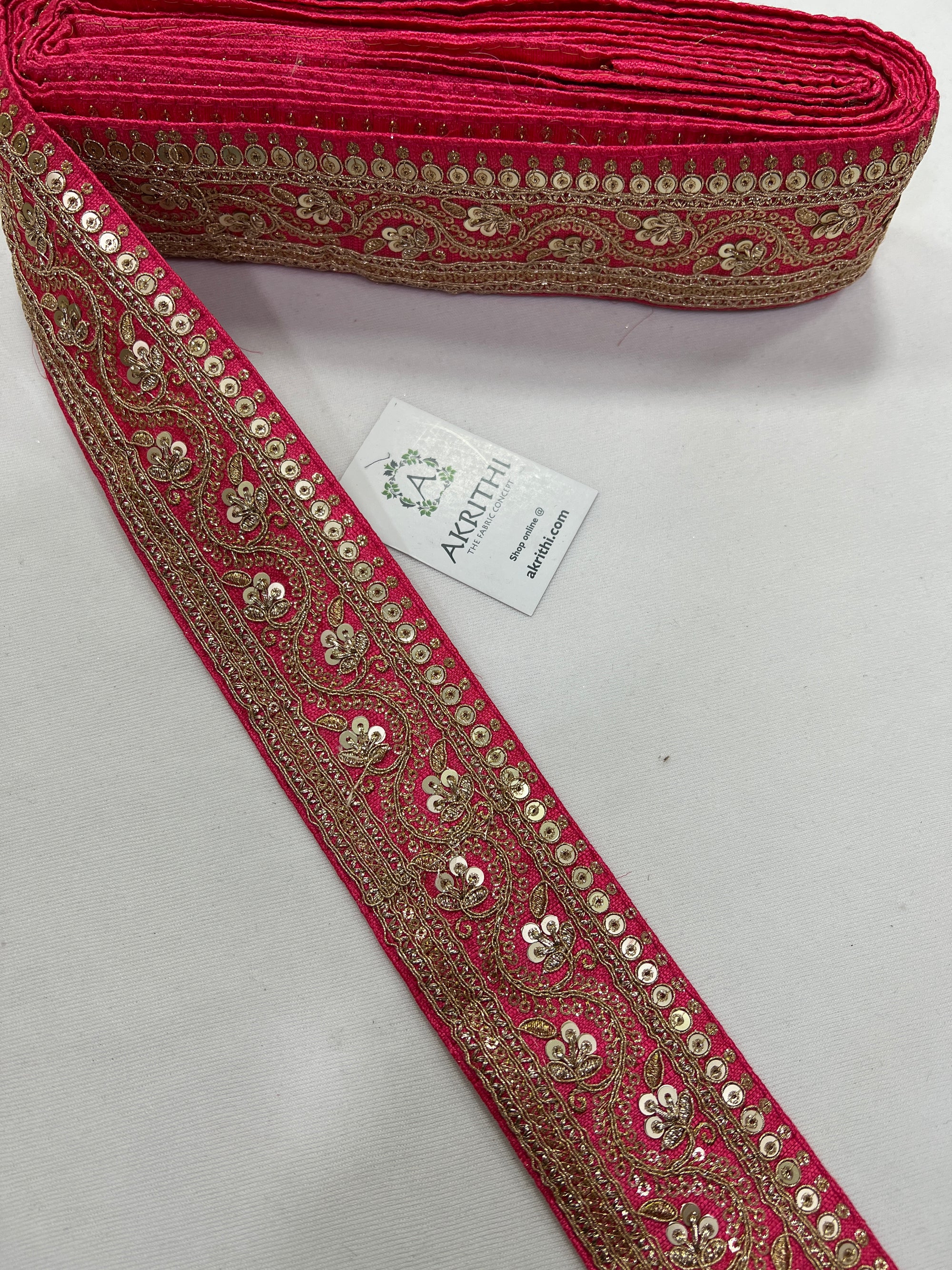 Embroidered lace 9 metres roll