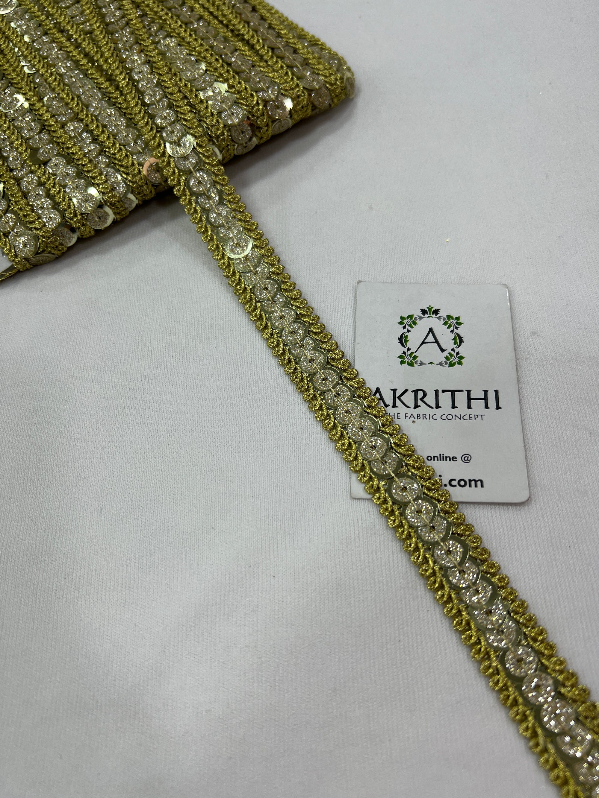 Embroidered lace 9 metres roll