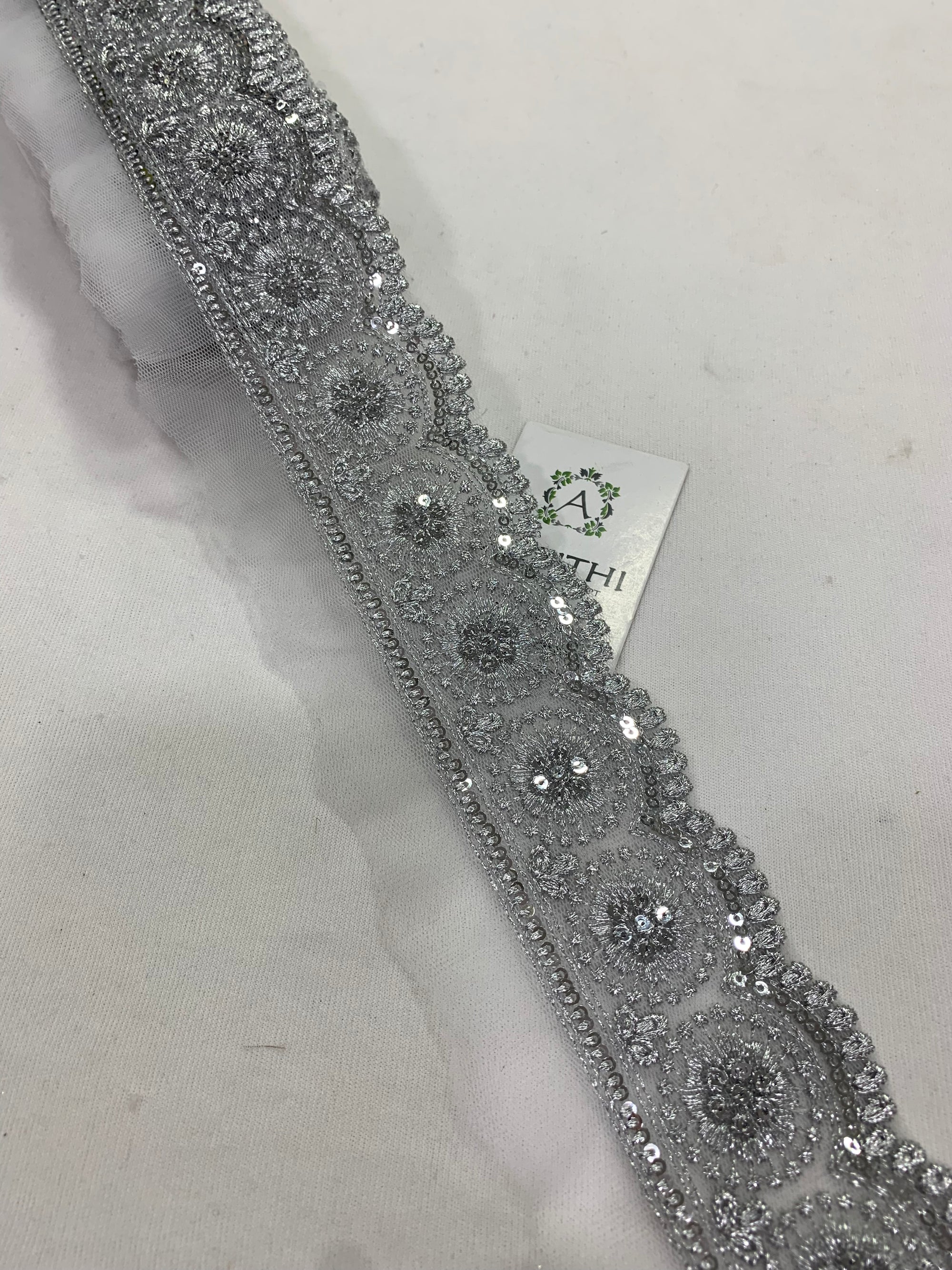 Embroidered lace 9 metres roll