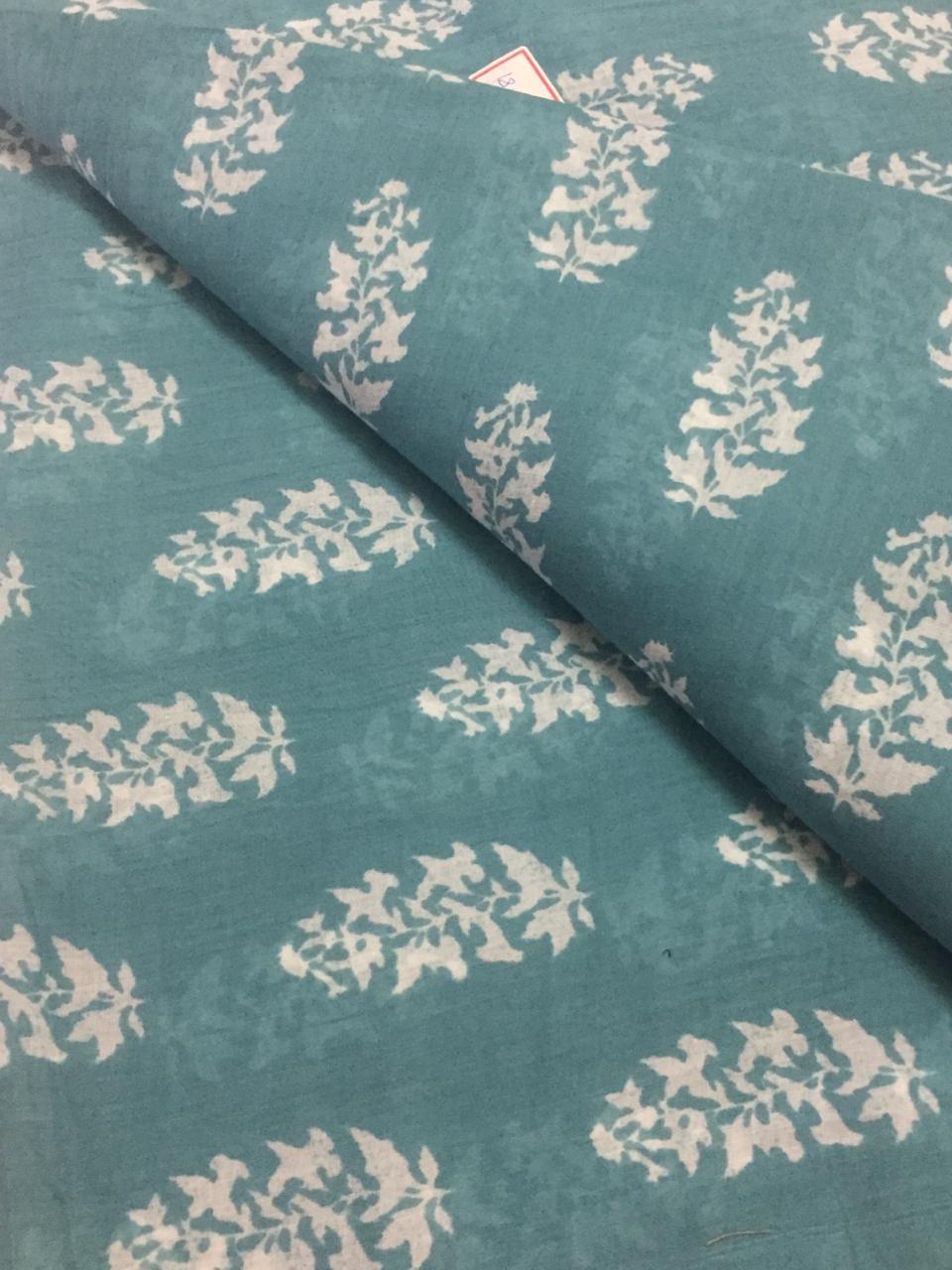 Printed mul cotton fabric