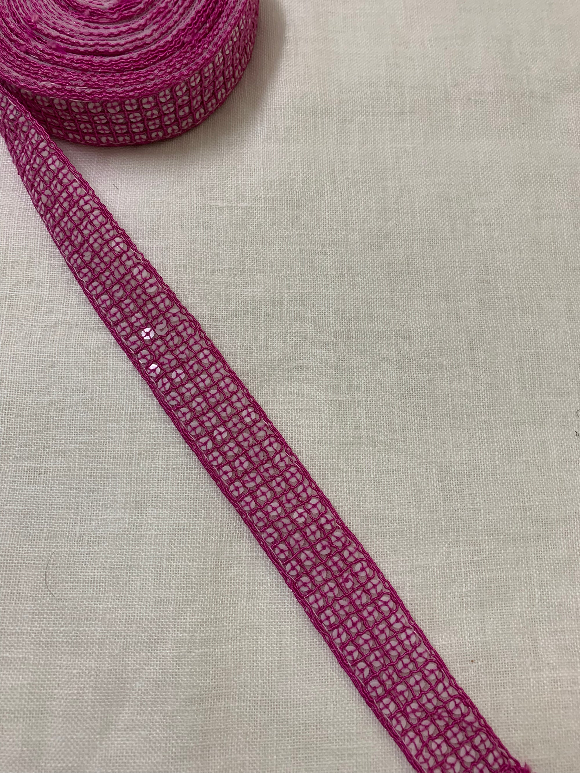 Embroidered lace 9 metres roll