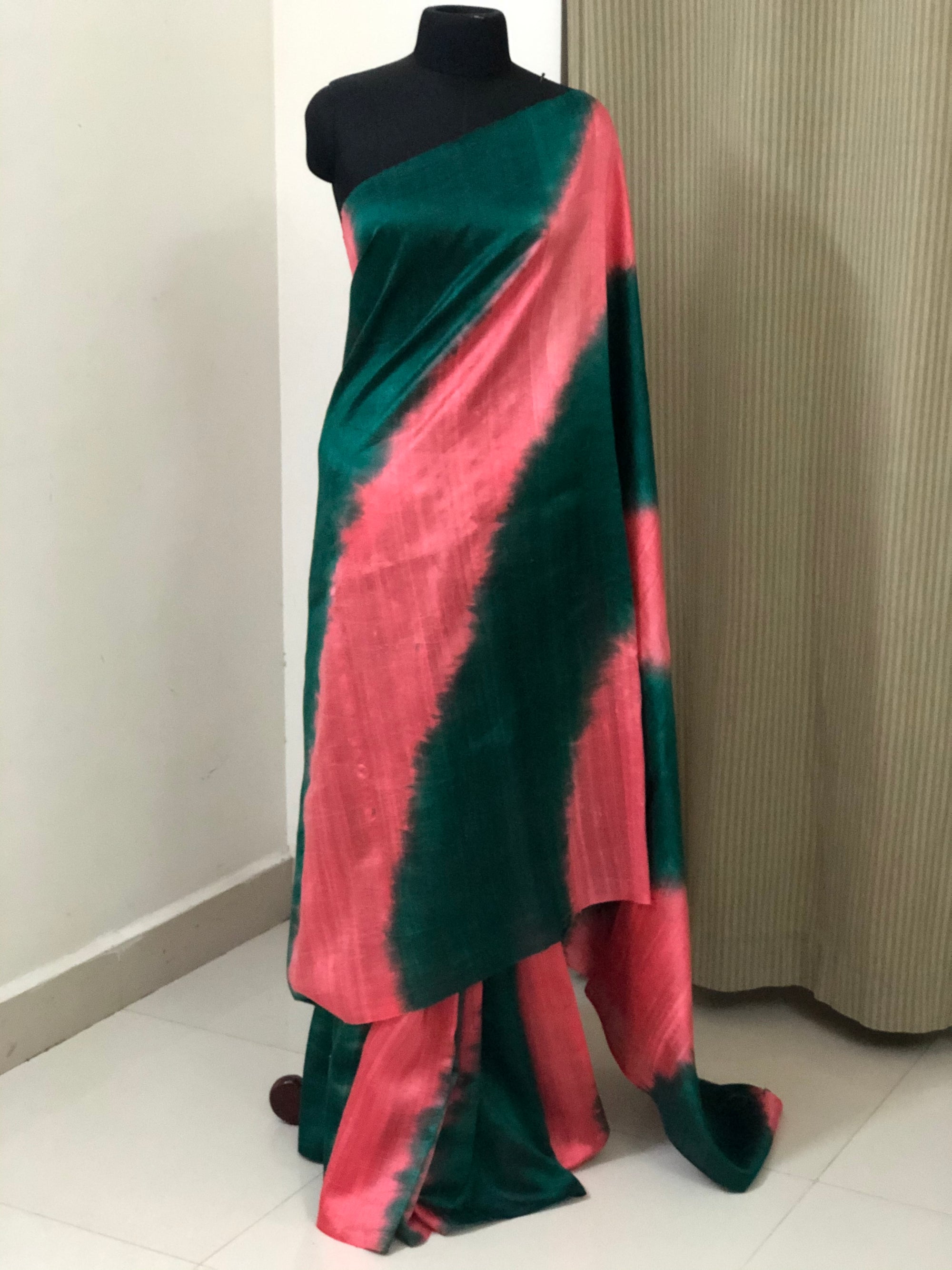 Pure raw silk saree dyed in alternate double shade