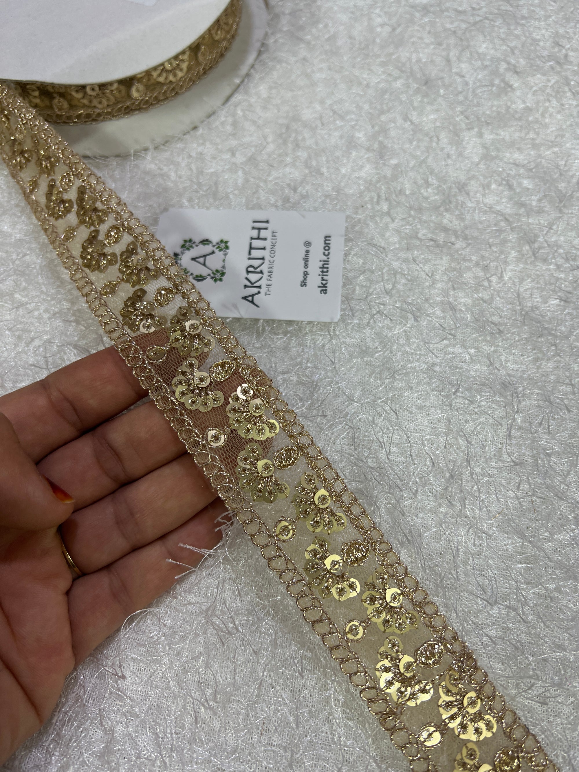 Embroidered lace 9 metres roll