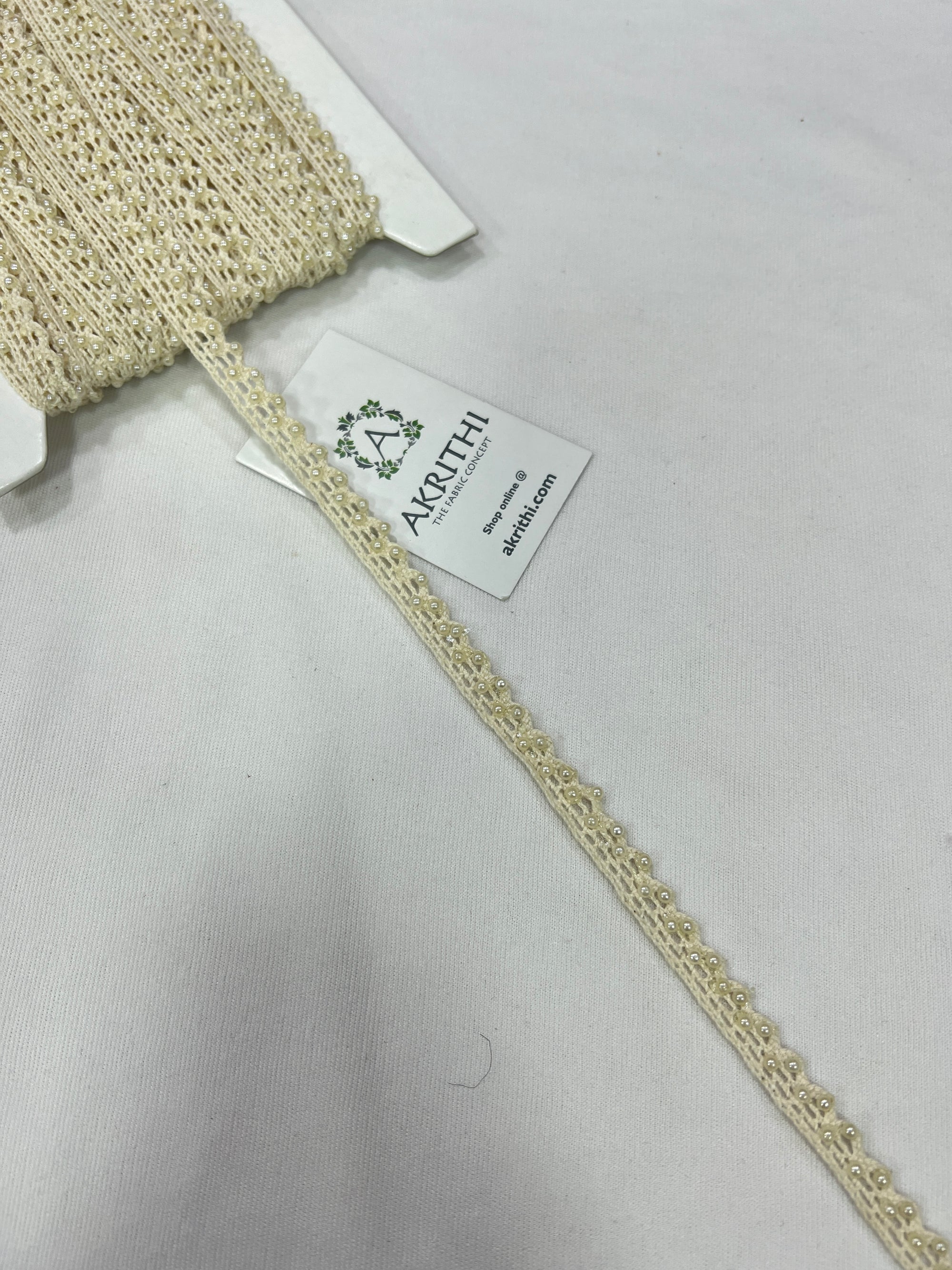 Embroidered lace 9 metres roll