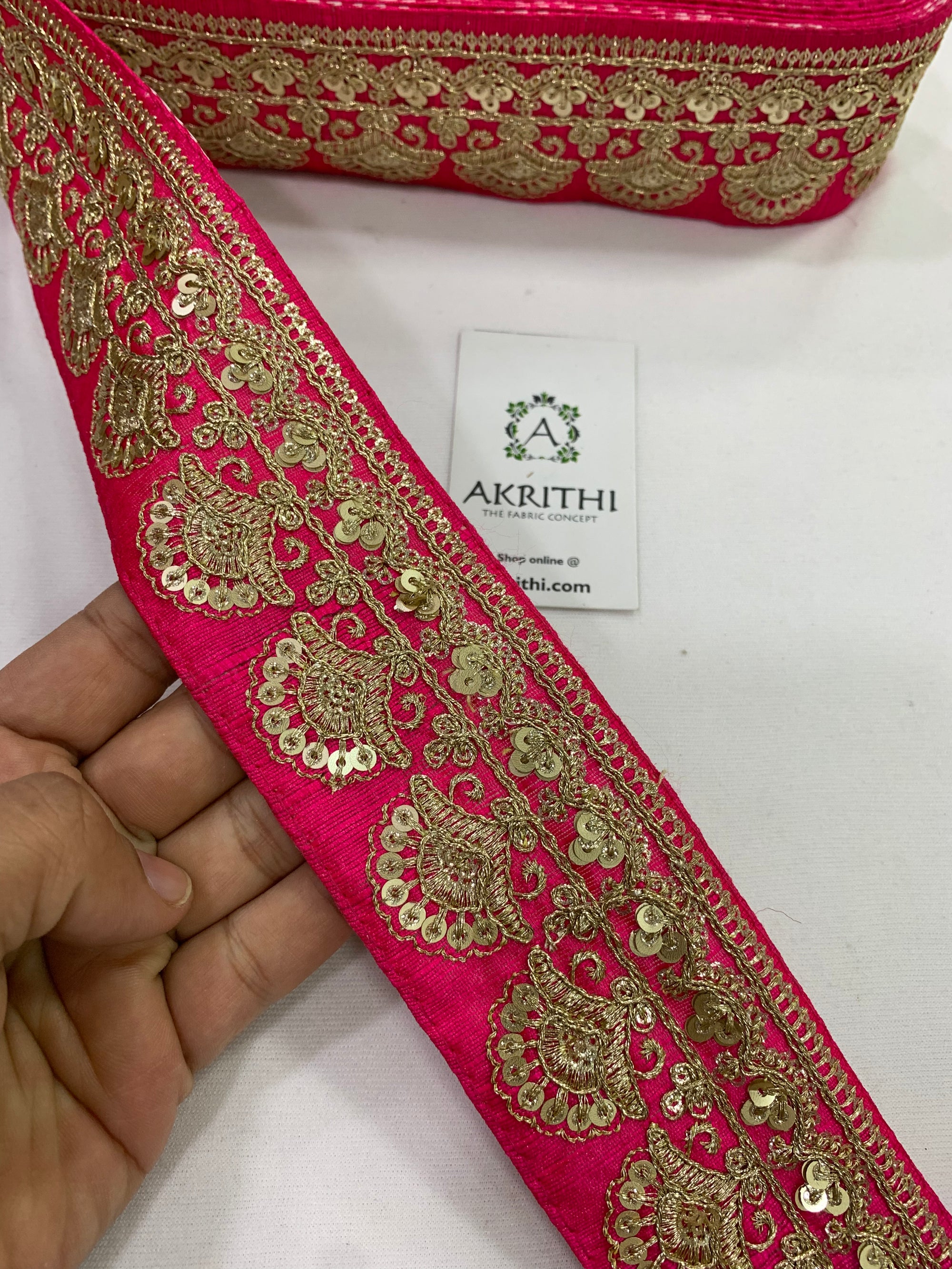 Embroidered lace 9 metres roll