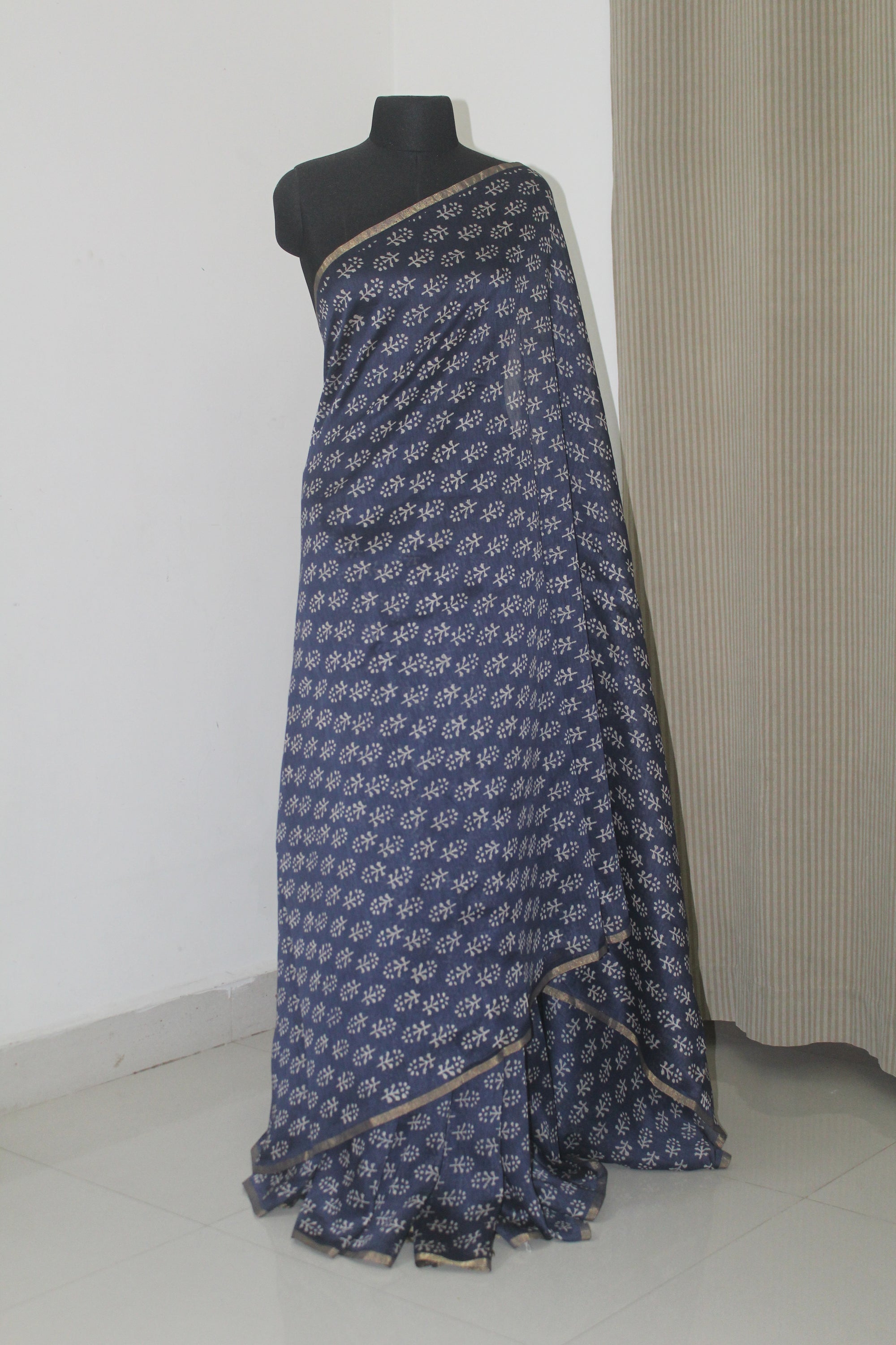Handloom printed pure linen silk saree