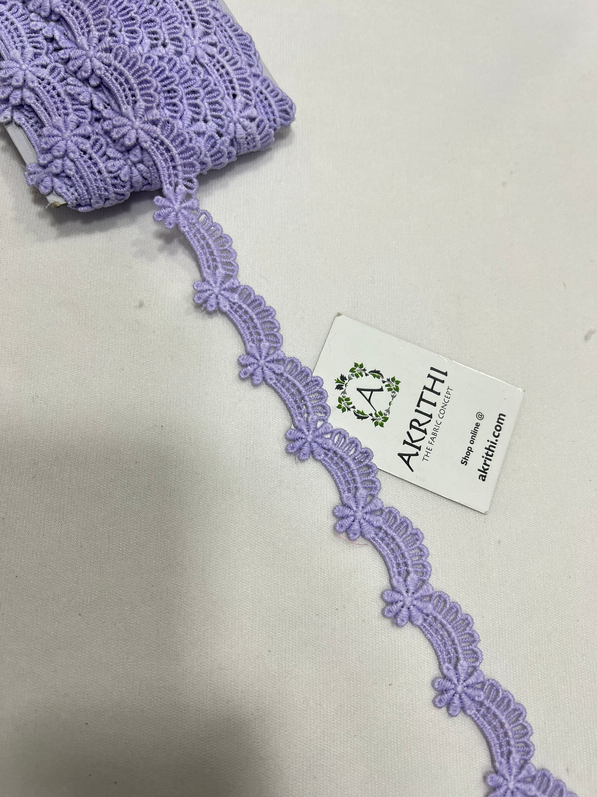 Lace per metre