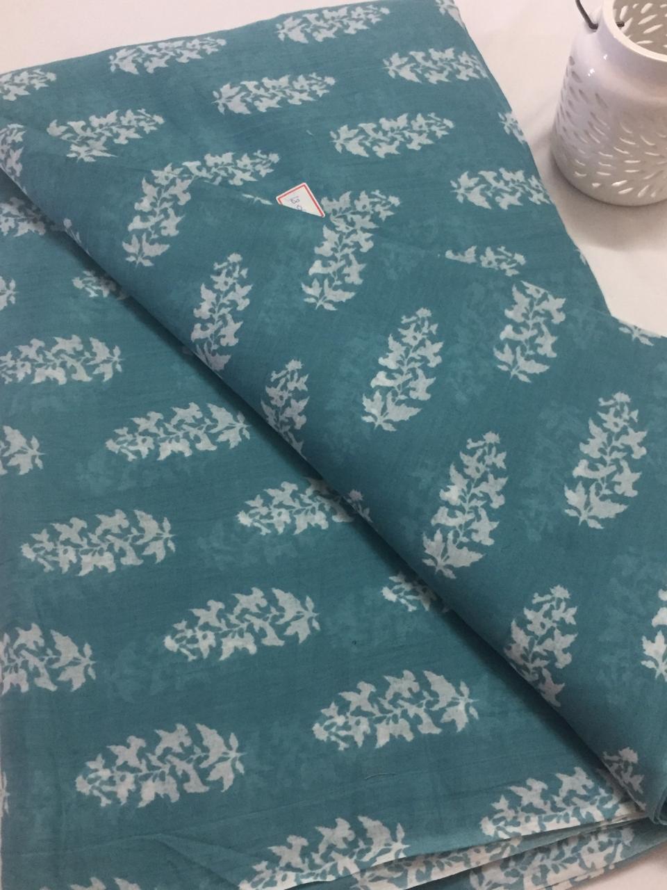 Printed mul cotton fabric