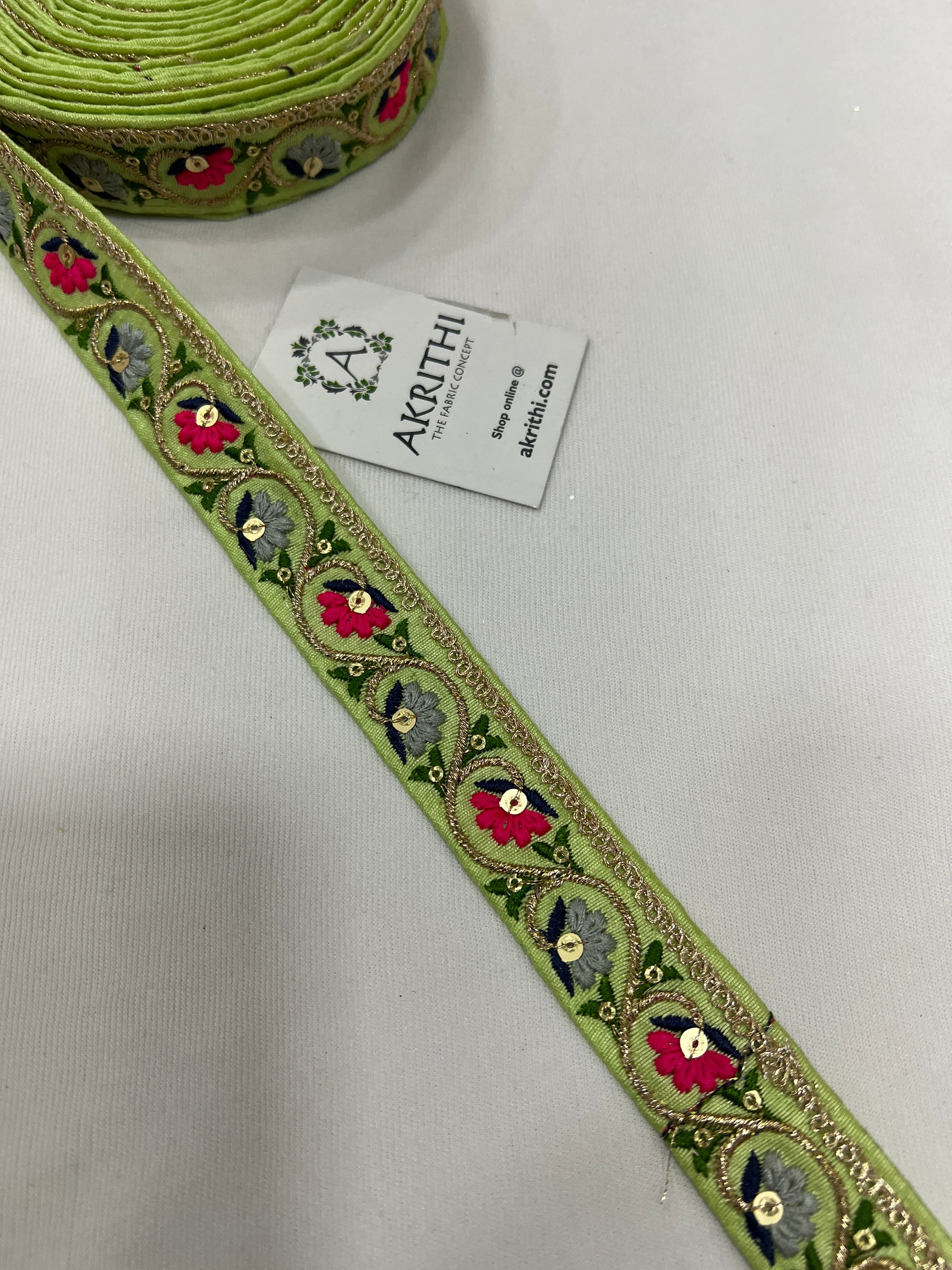Embroidered lace 9 metres roll