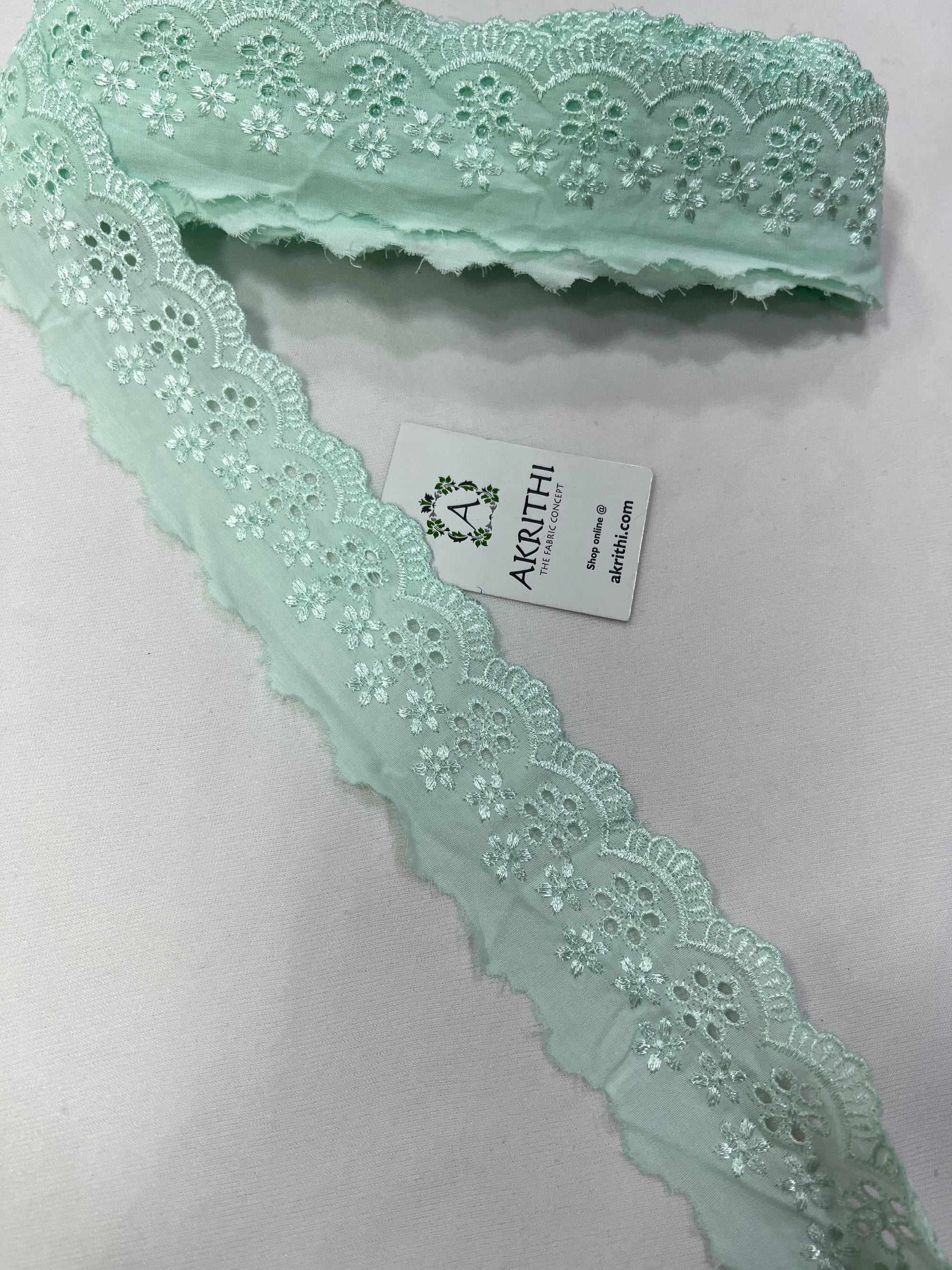 Cotton lace per metre
