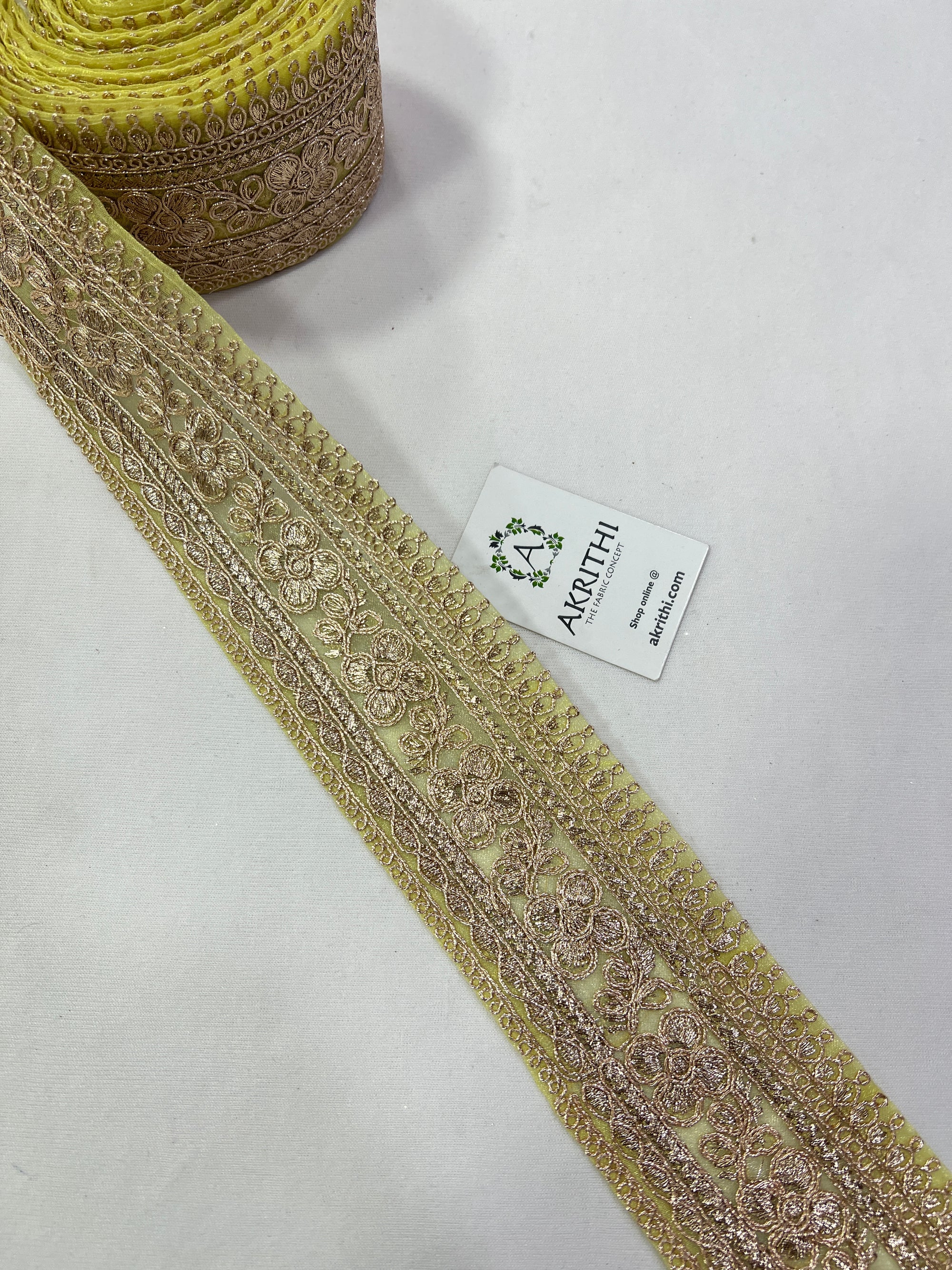 Embroidered lace 9 metres roll