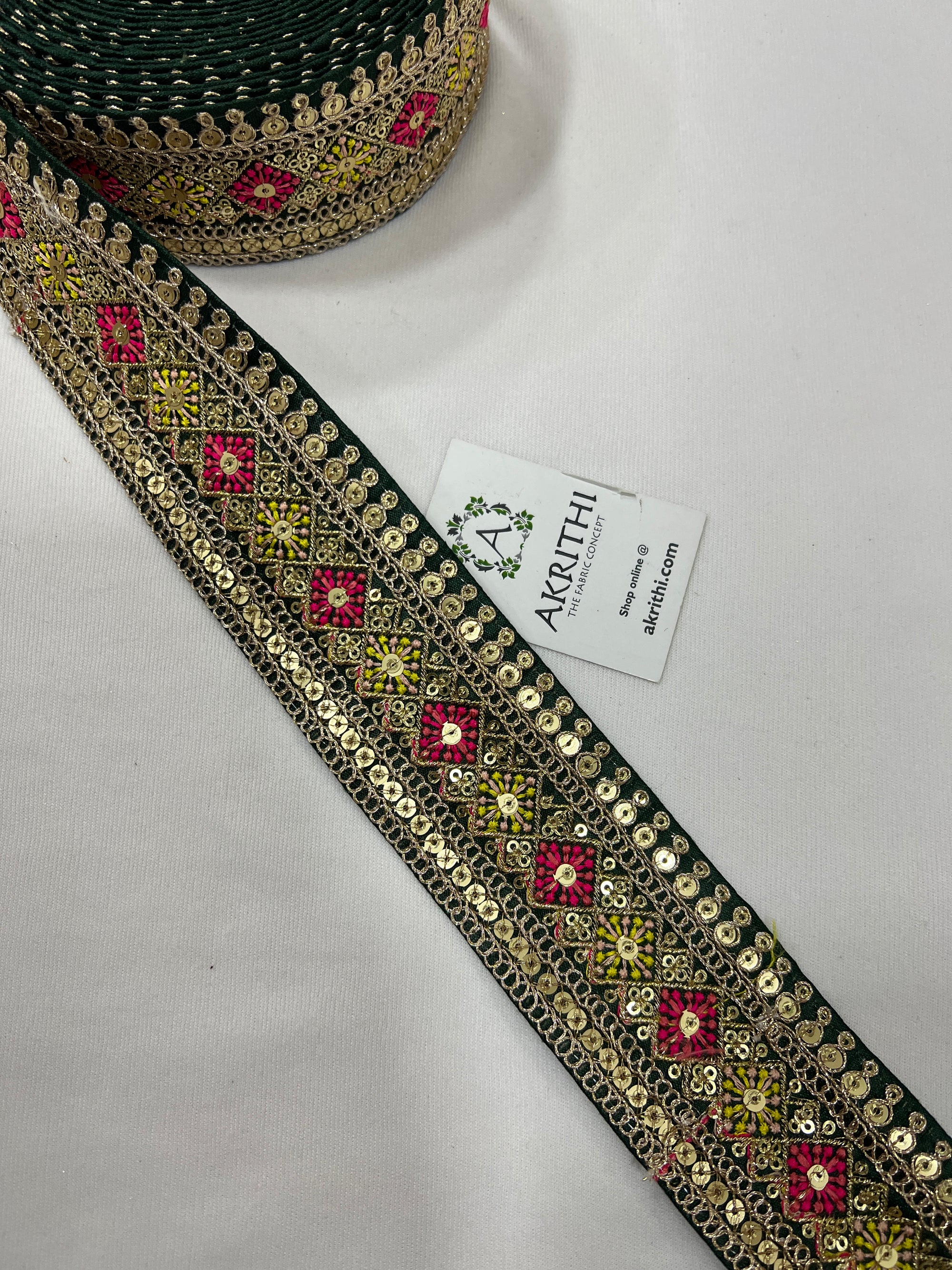 Embroidered lace 9 metres roll