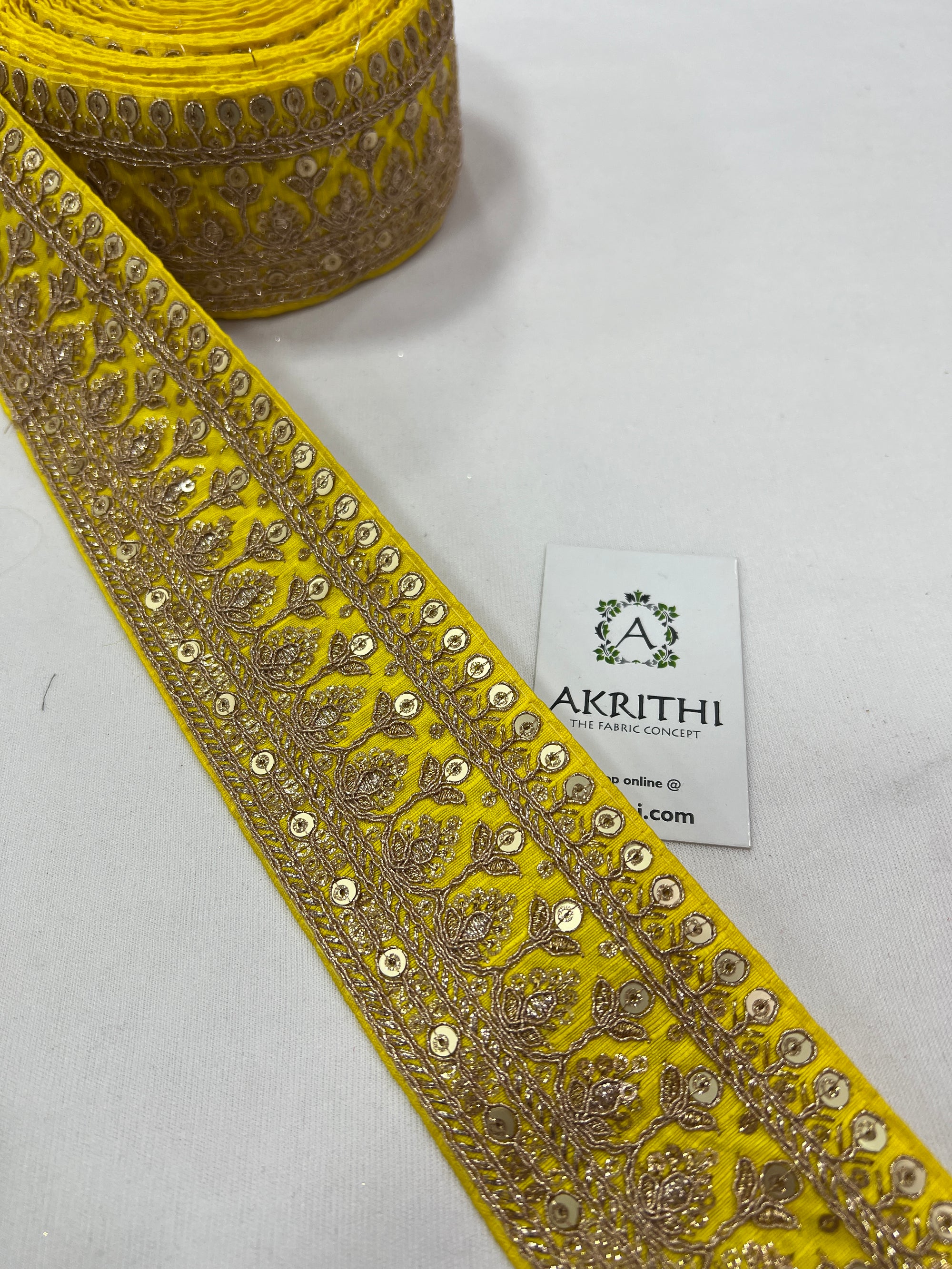 Embroidered lace 9 metres roll