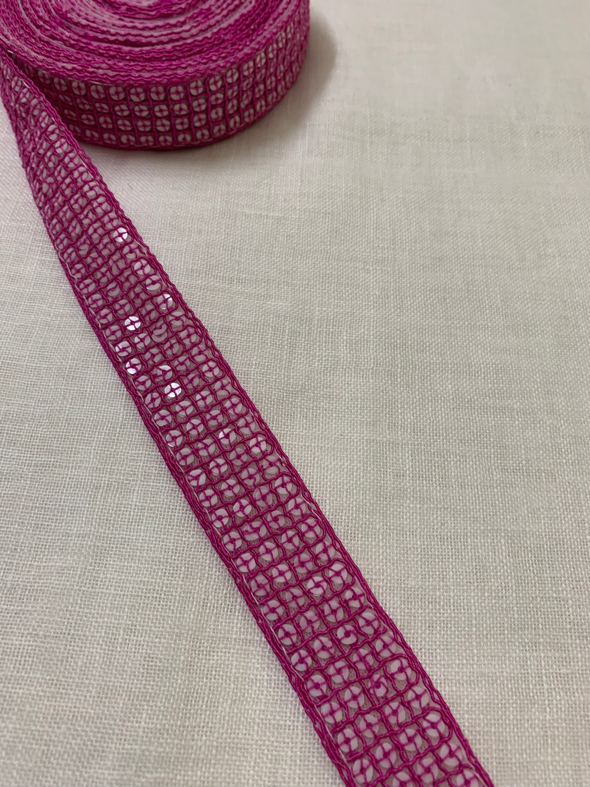 Embroidered lace 9 metres roll
