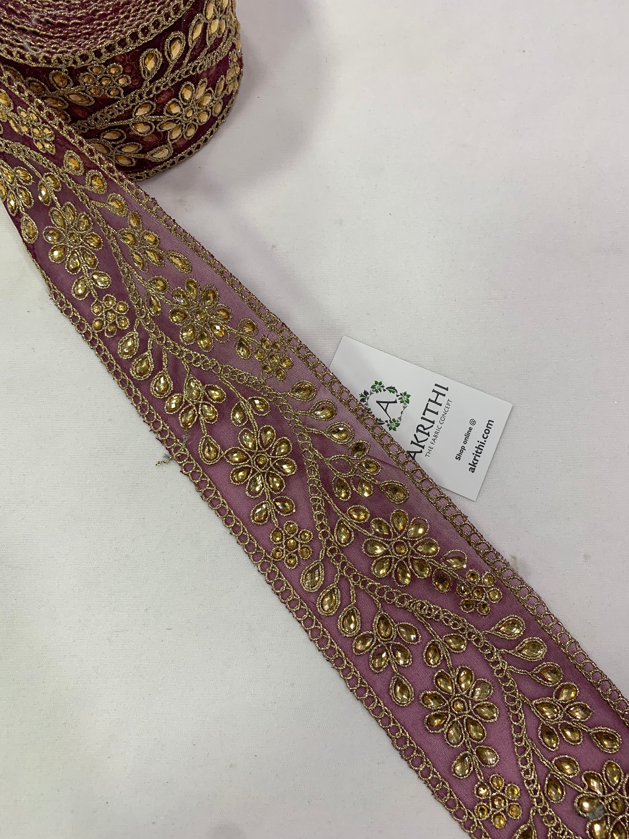 Embroidered lace 9 metres roll