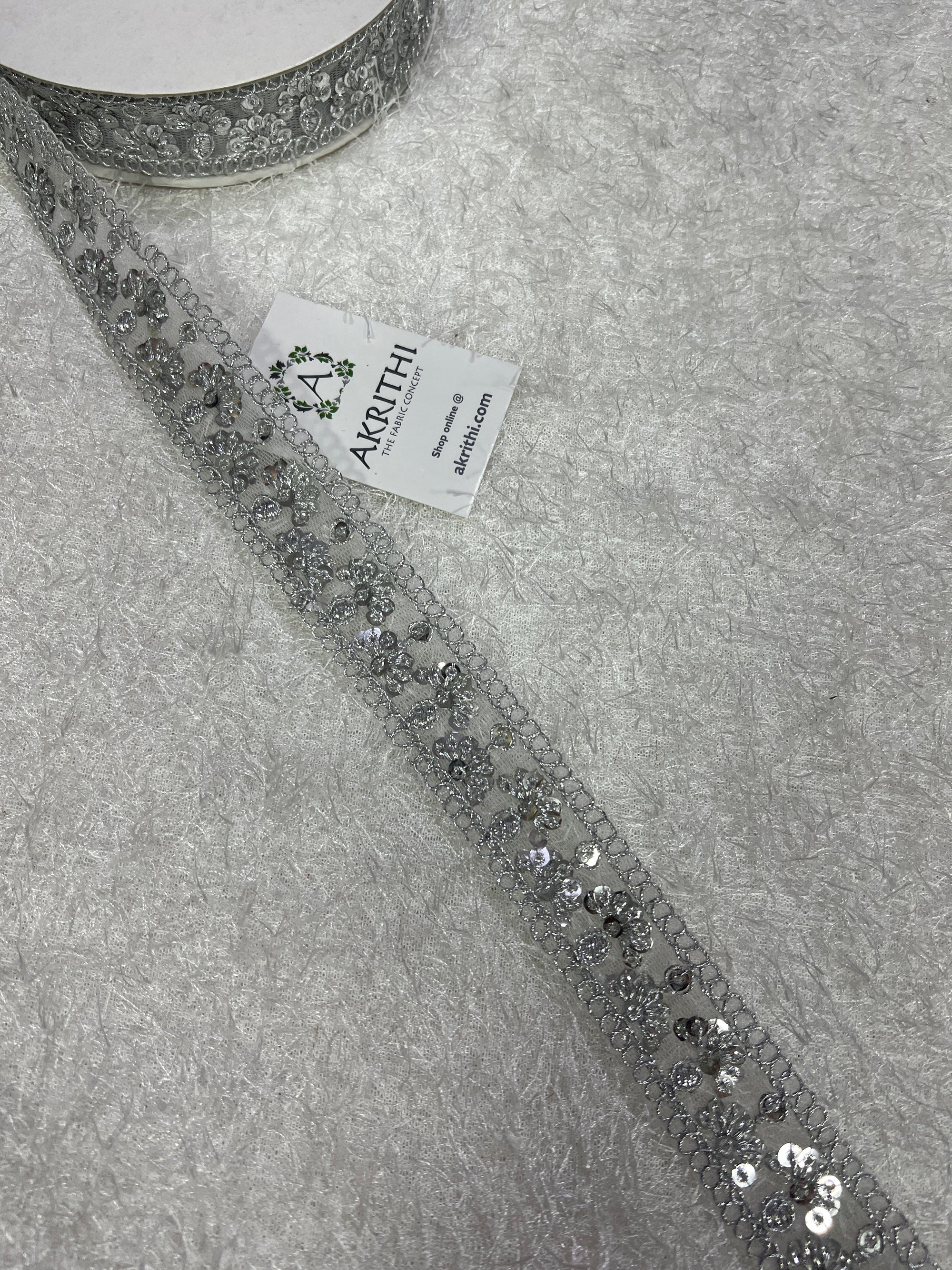 Embroidered lace 9 metres roll