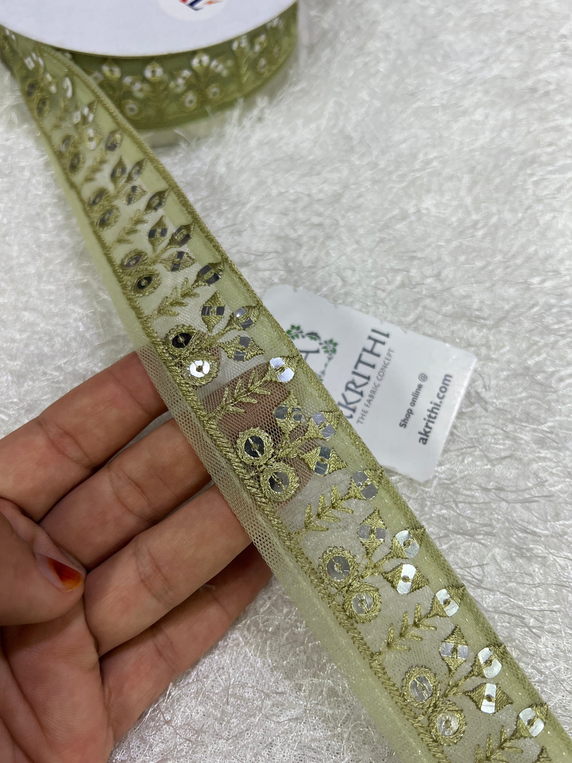 Embroidered lace 9 metres roll