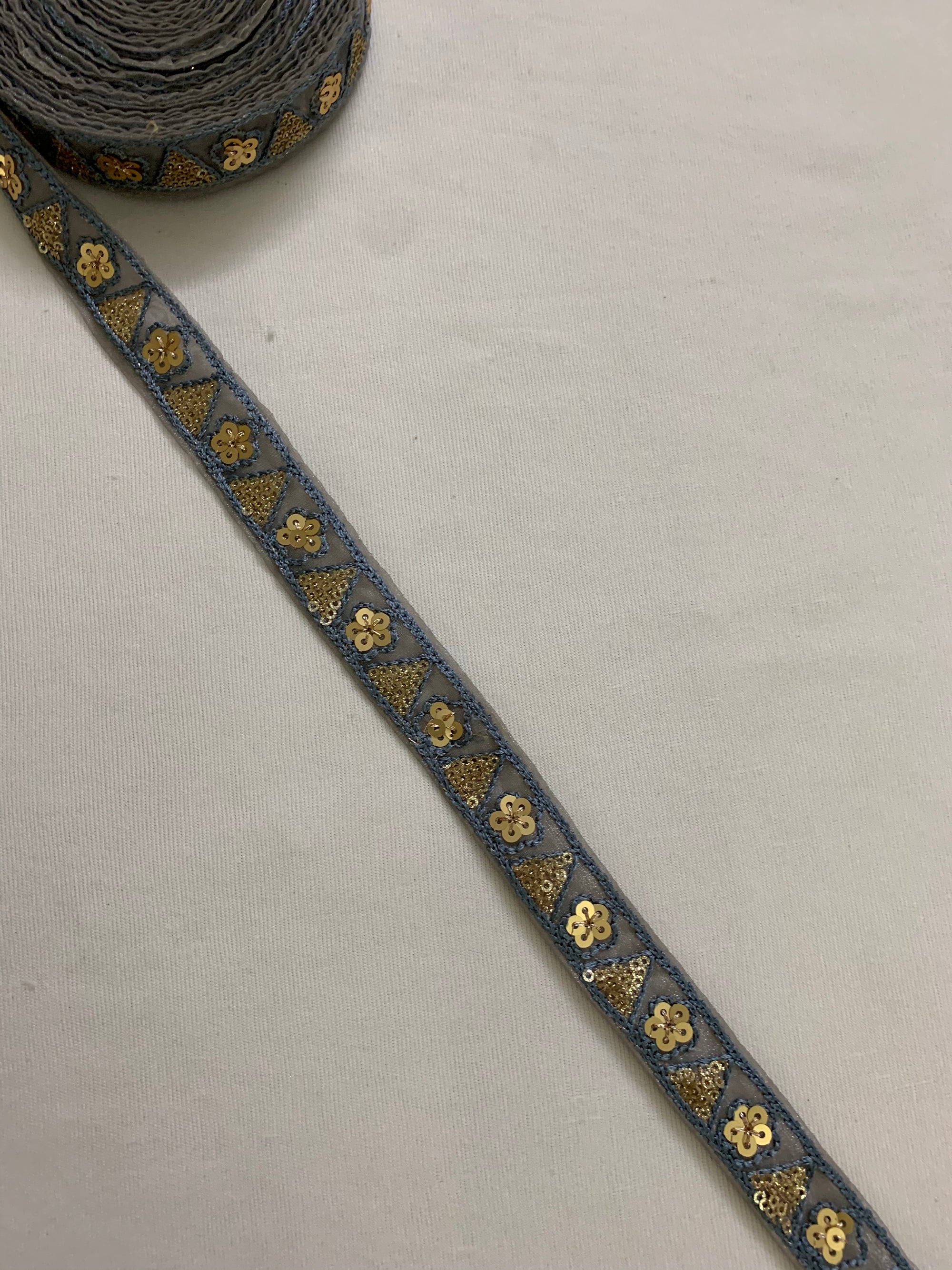 Embroidered lace 9 metres roll